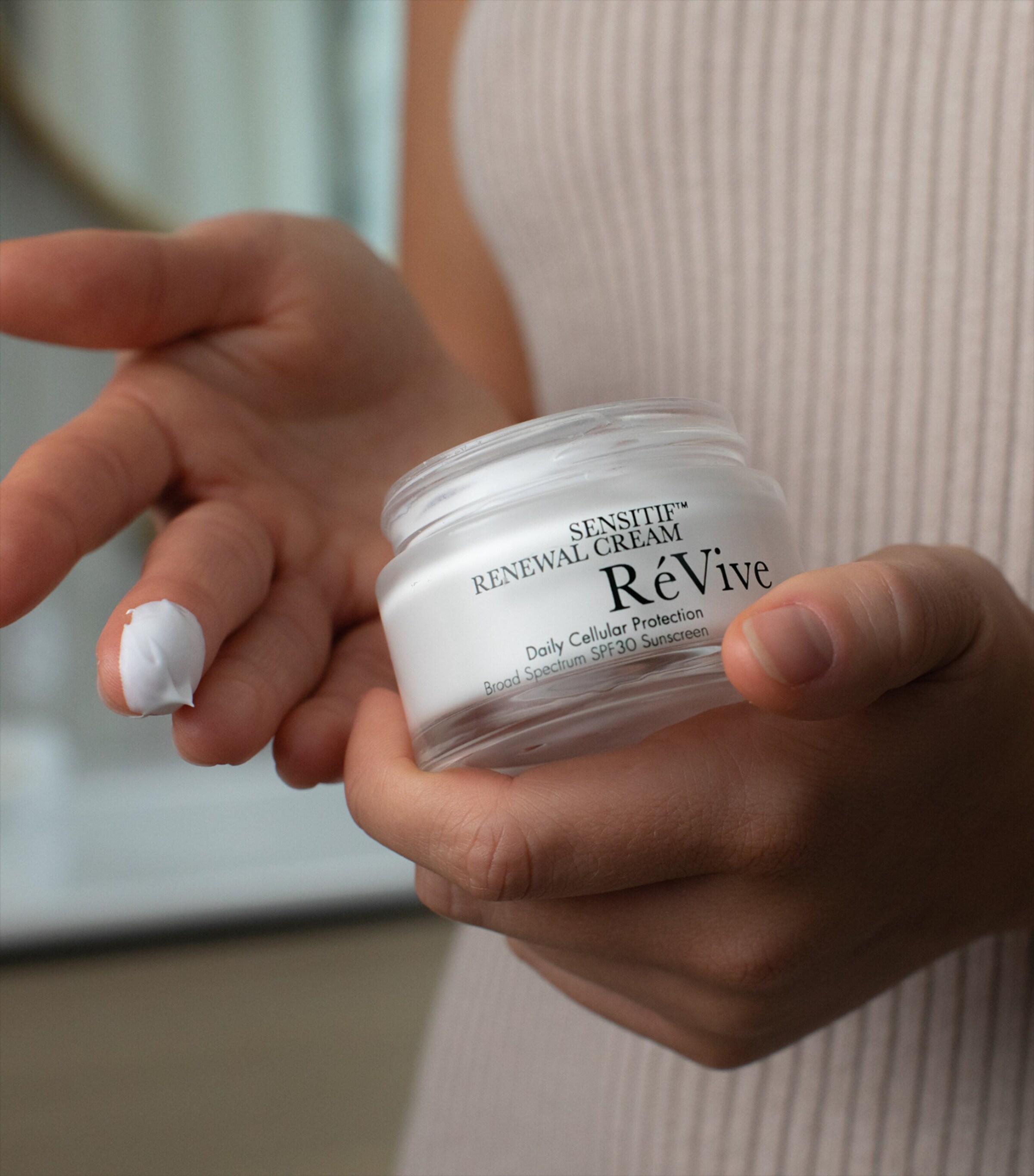 RéVive Sensitif Renewal Cream SPF 30 (50ml) Image 4