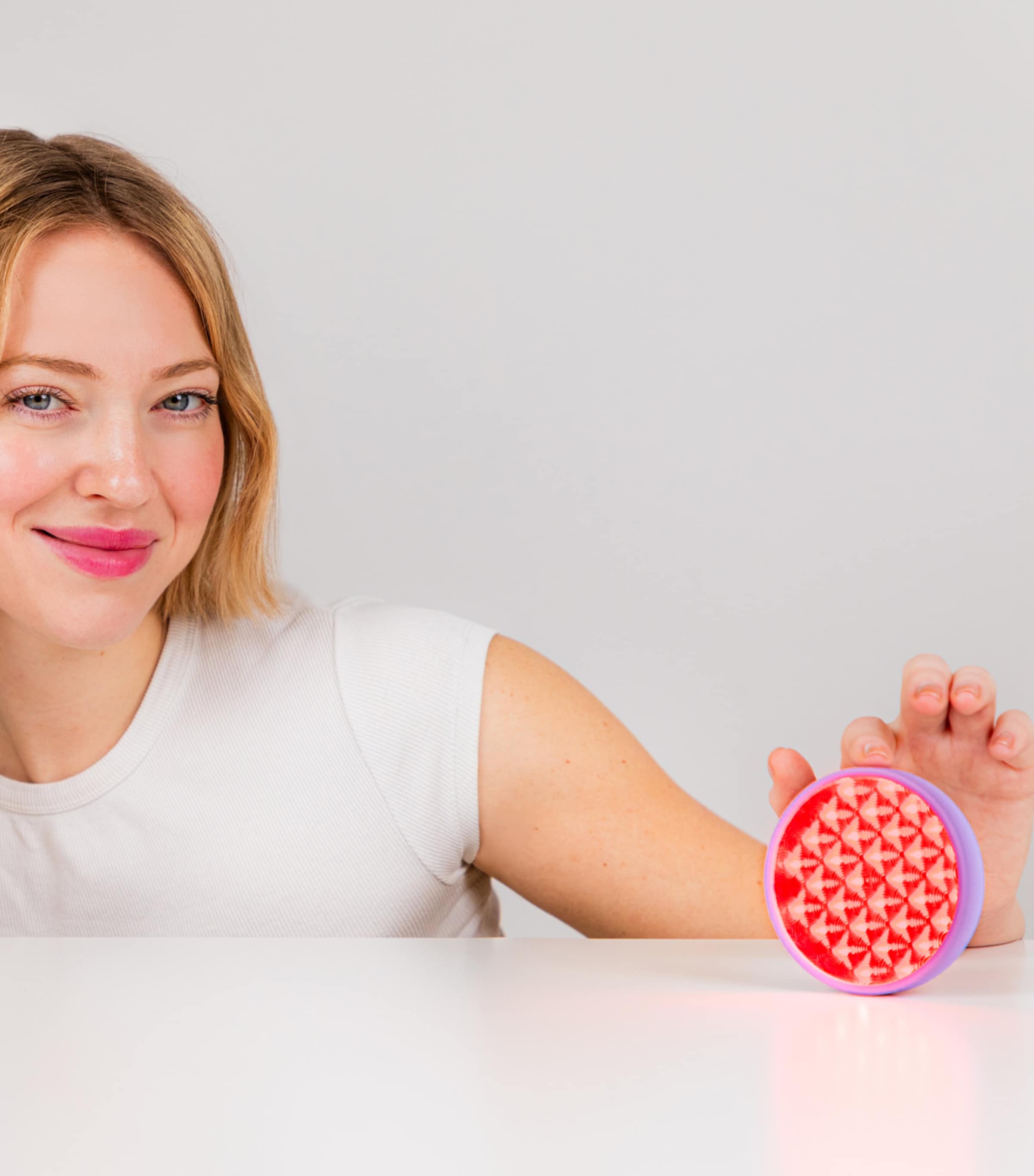 Foreo Palm-Size UFO LED Lighthouse Panel Lilac Image 4