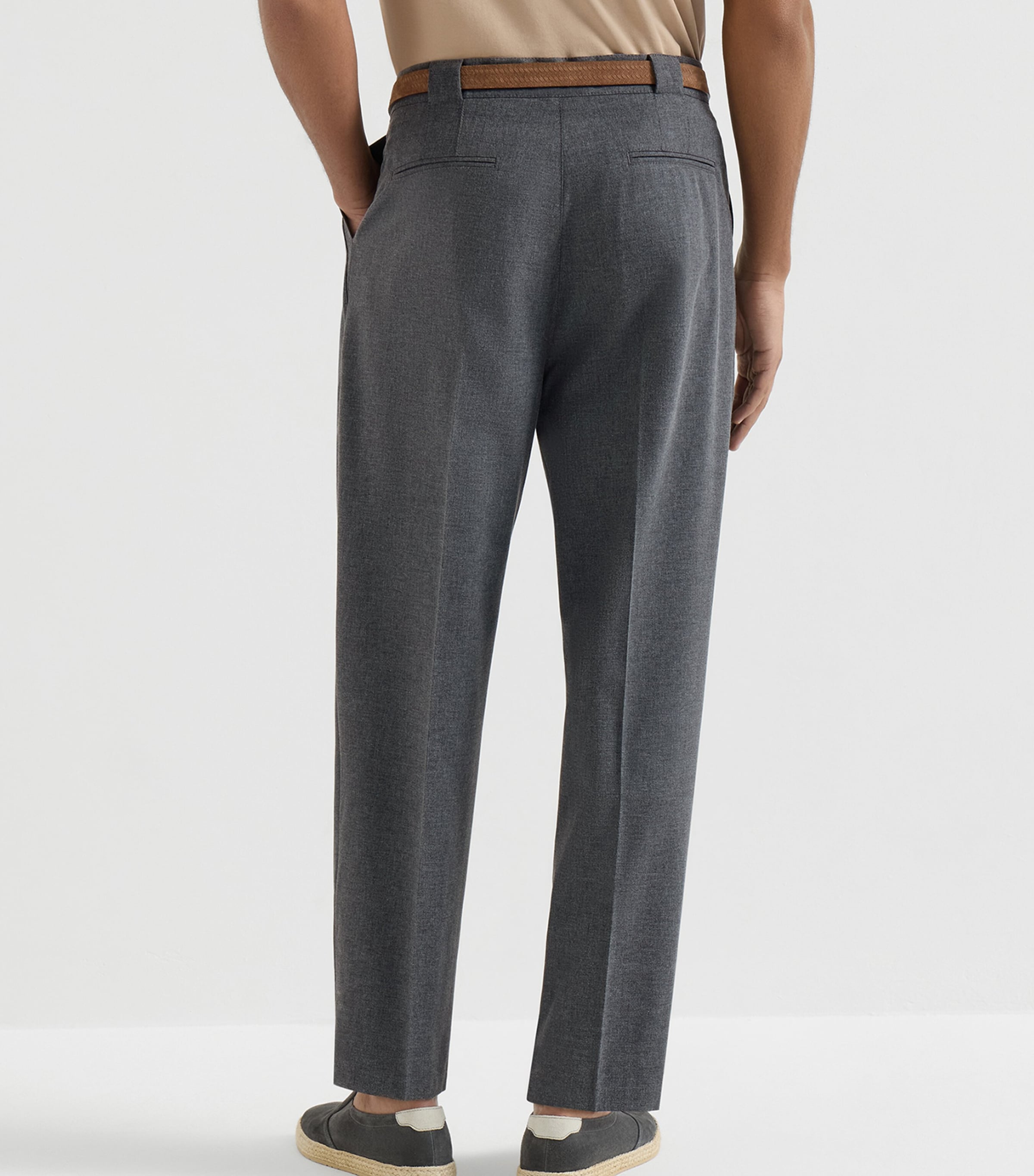 Brunello Cucinelli Mens Virgin Wool-Cotton-Silk Pleated Trousers Image 3