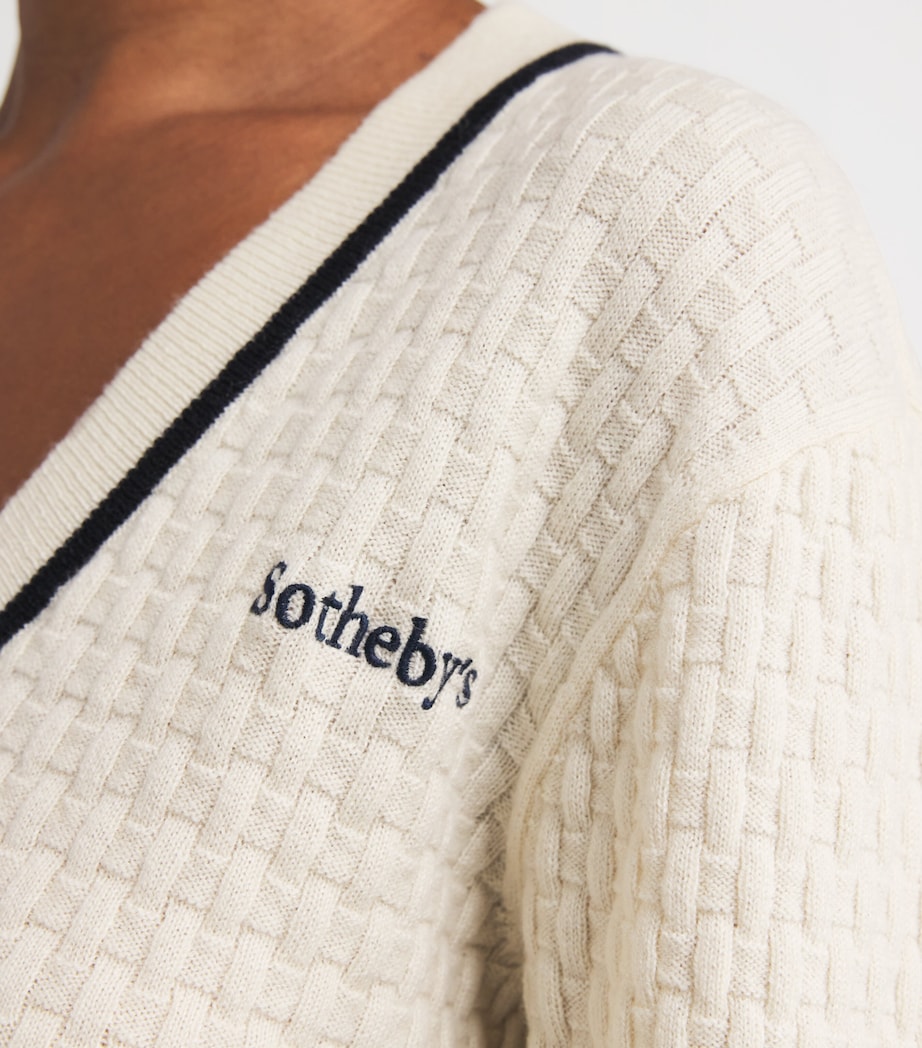 FRAME Womens x Sotheby's Cashmere V-Neck Sweater Cream Image 6