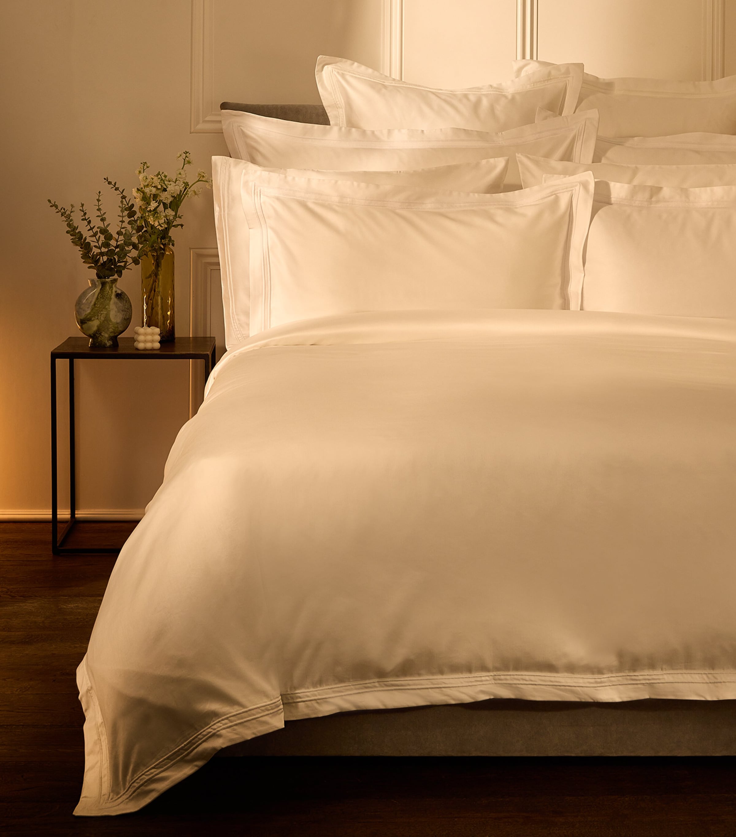 Harrods of London Richmond Oxford Pillowcase Pair (50cm x 75cm) White Image 2