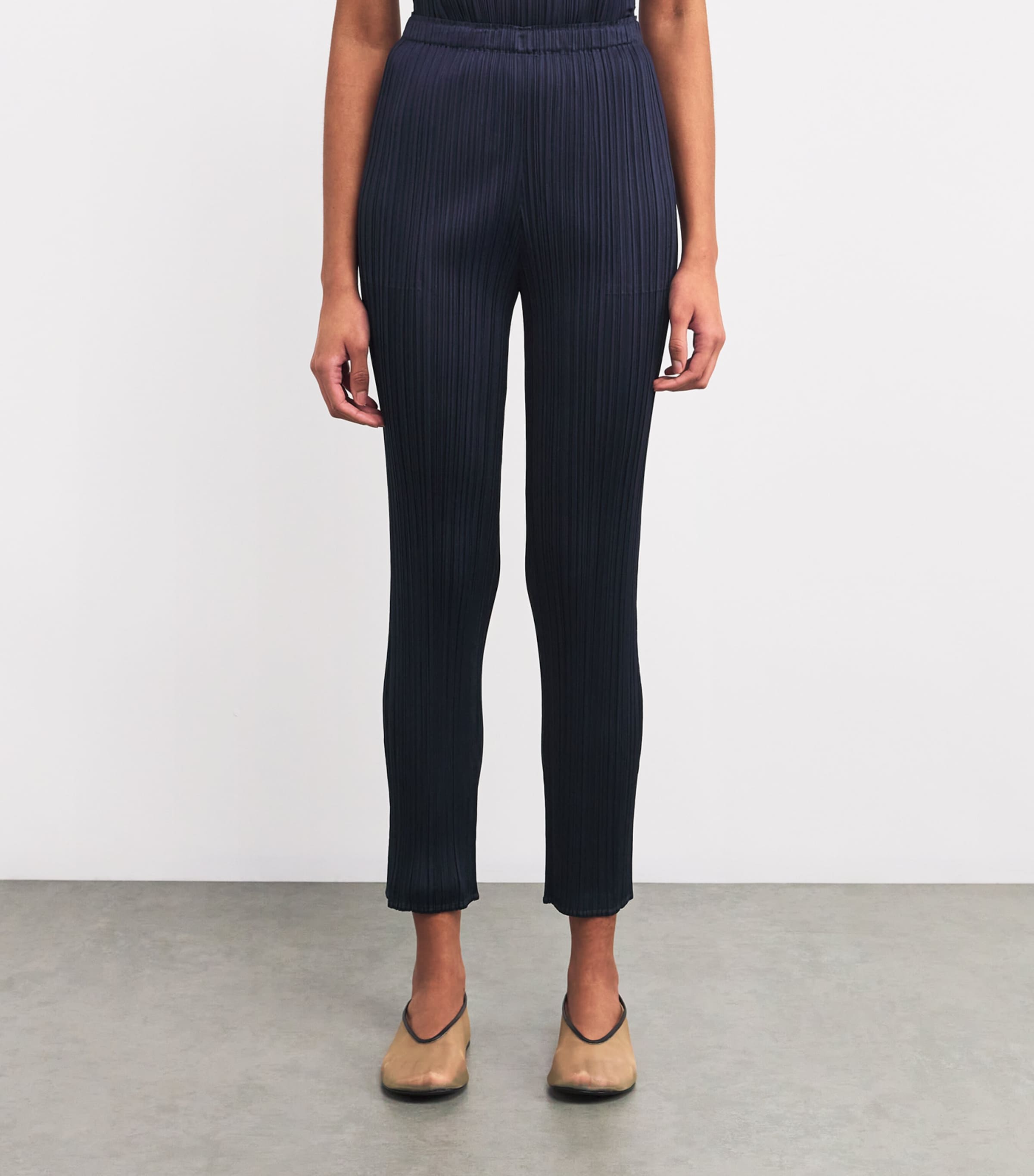パンツ ISSEY MIYAKE NEW COLORFUL BASICS 4 TROUSERS (PP56JF407 23) NEW COLORFUL BASICS 4 – ISSEY MIYAKE ONLINE STORE