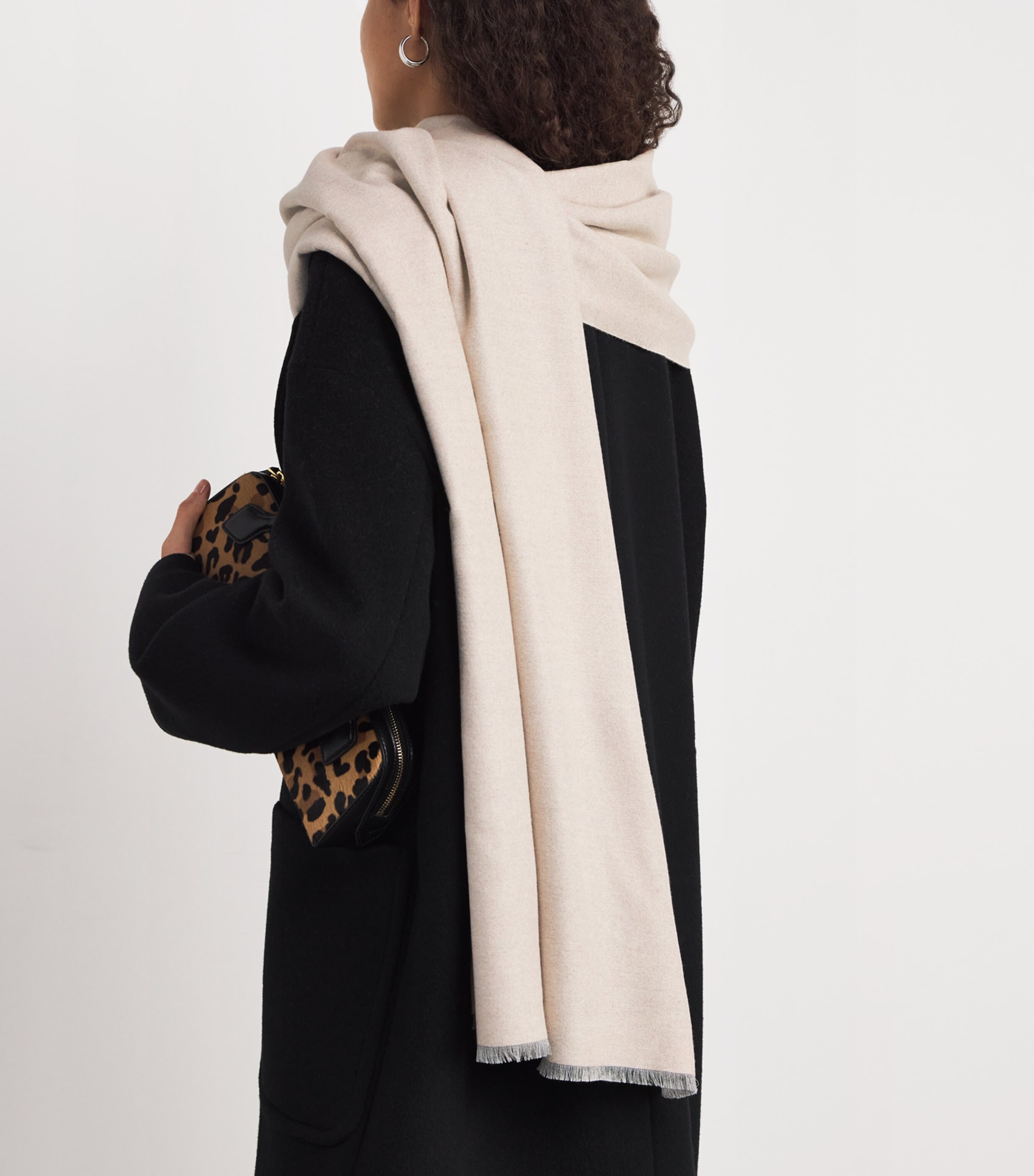 Double-Faced Stole CREAM Image 2