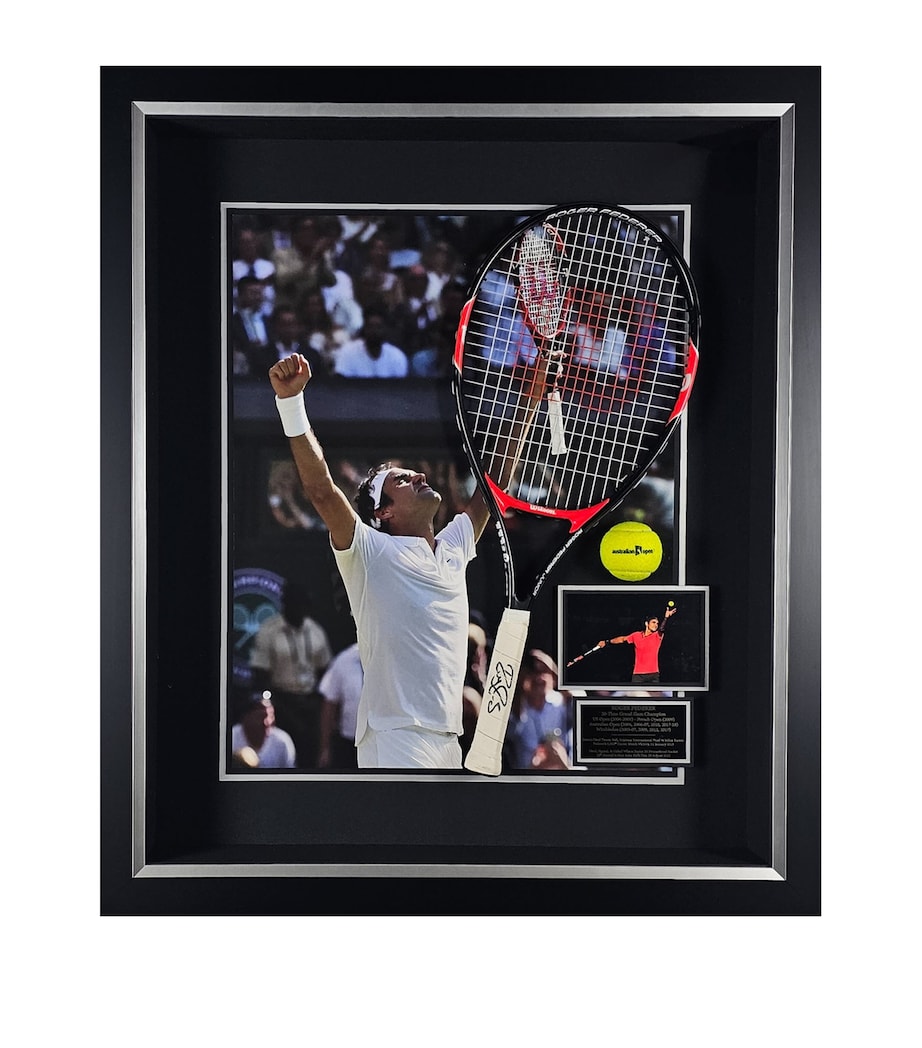 Leipzig Galleries Roger Federer Used and Signed 2015 Racket Display Image 1