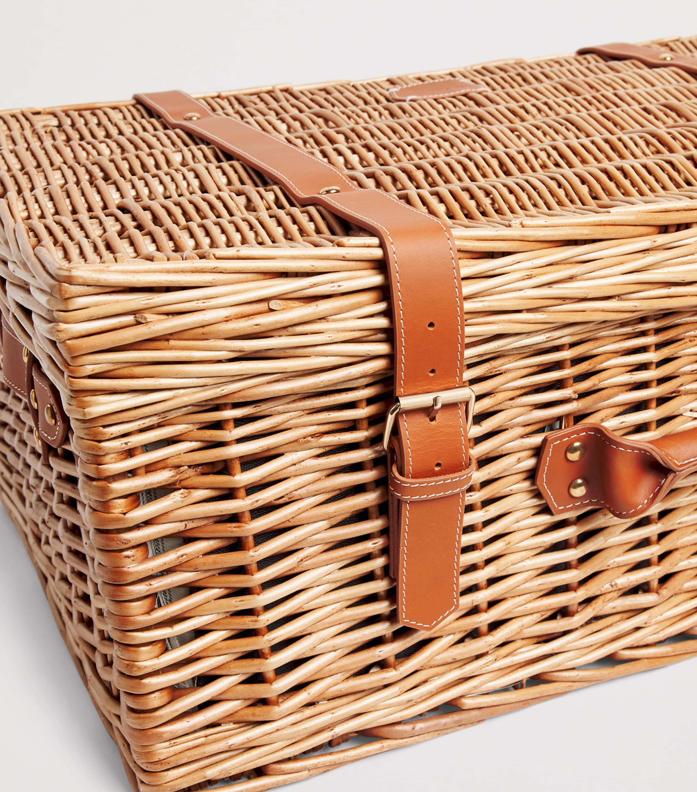 Harrods Fitted Picnic Hamper for 4 Brown Image 6