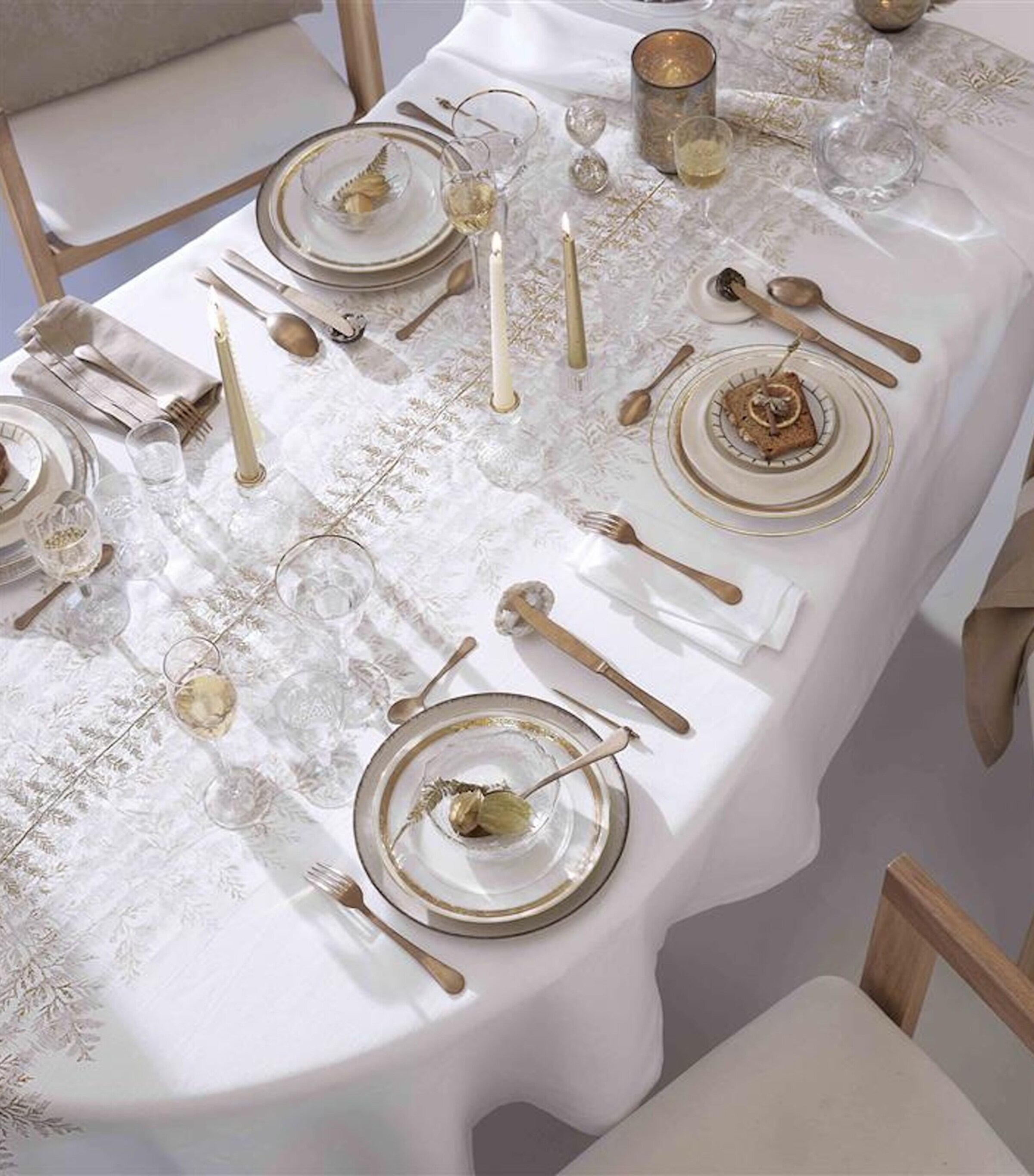 Alexandre Turpault Linen Fossile Tablecloth (170cm x 320cm) Foss Gold / White Image 5