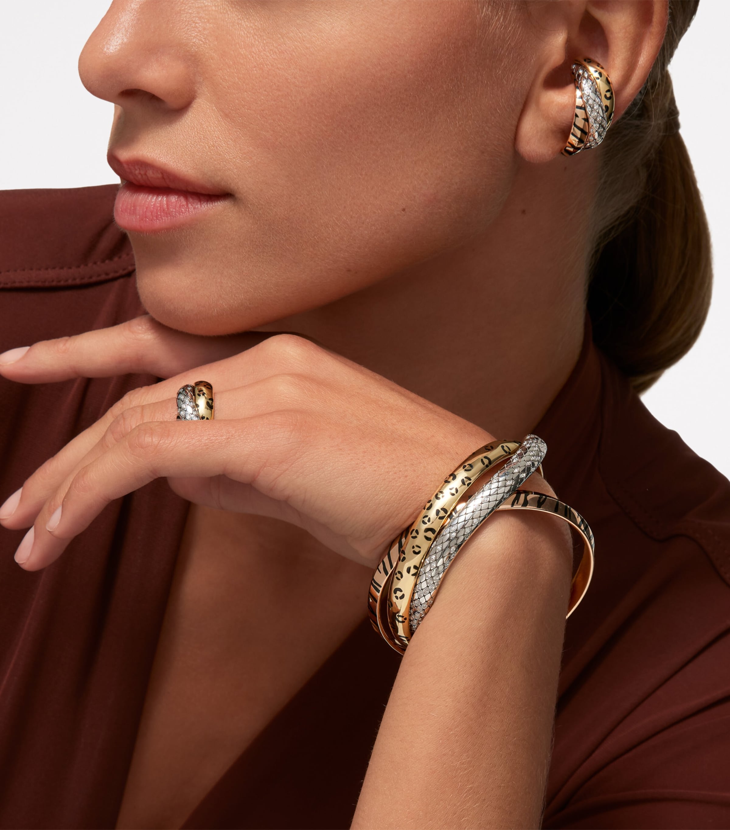 Lacquered Gold and Semi-Pavéd Diamond Trinity Single Earring MULTI Image 4