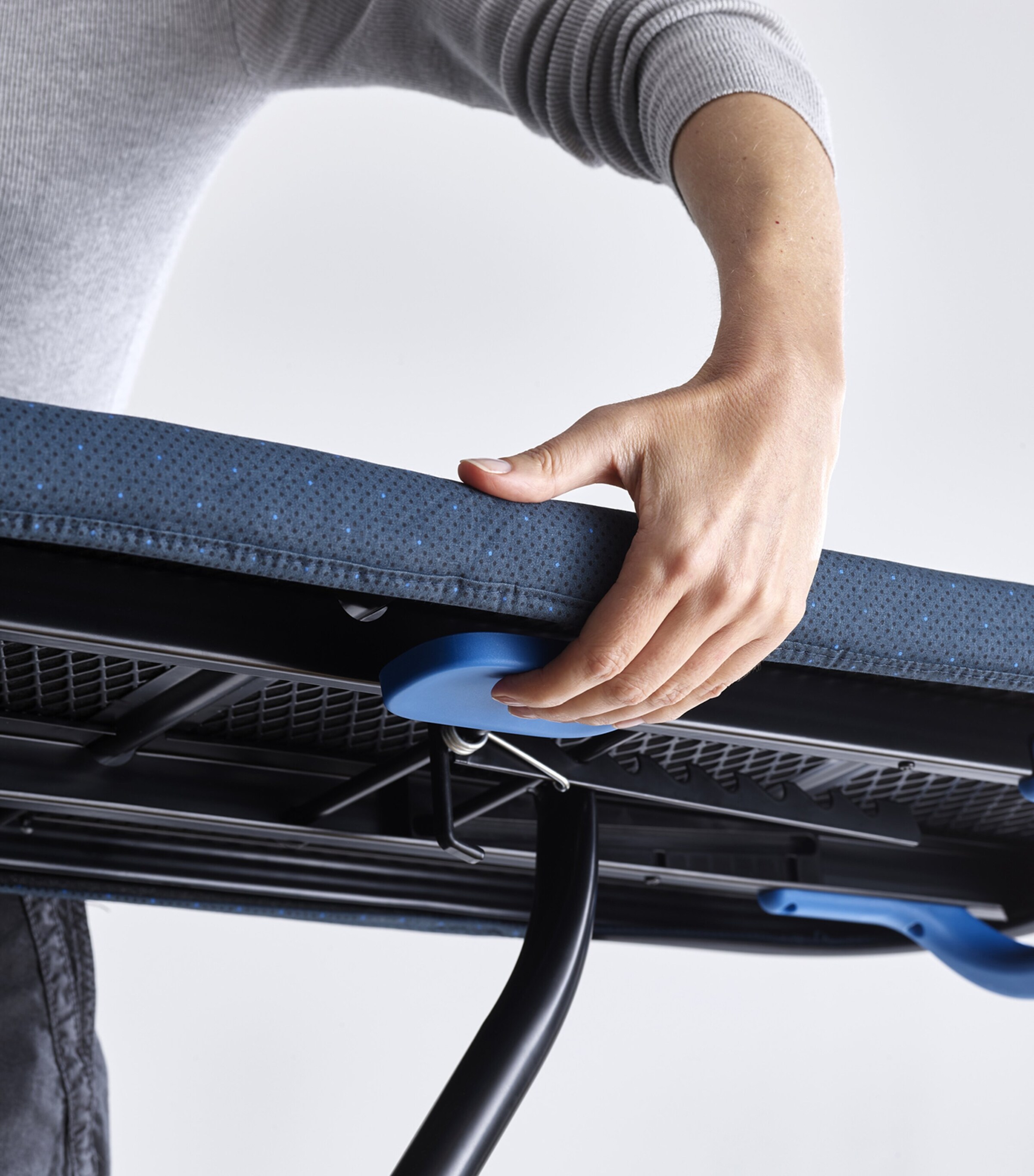 Glide Plus Ironing Board BLACK/BLUE Image 8