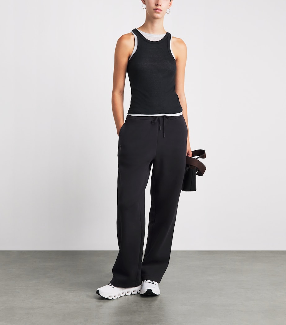 On Womens Focus Tech Sweatpants Black Image 2
