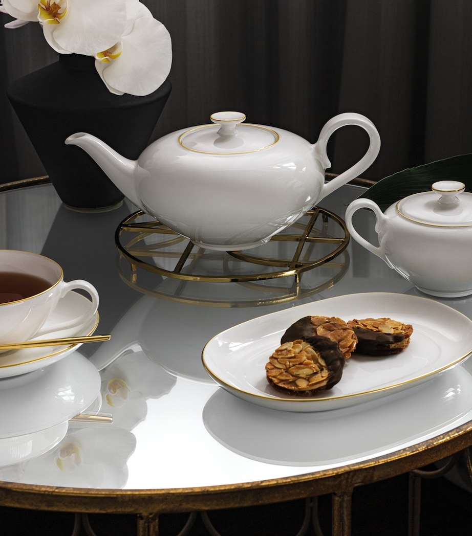 Porcelain Gold-Trimmed Anmut Pickle Dish (22cm x 20cm) WHITE Image 2