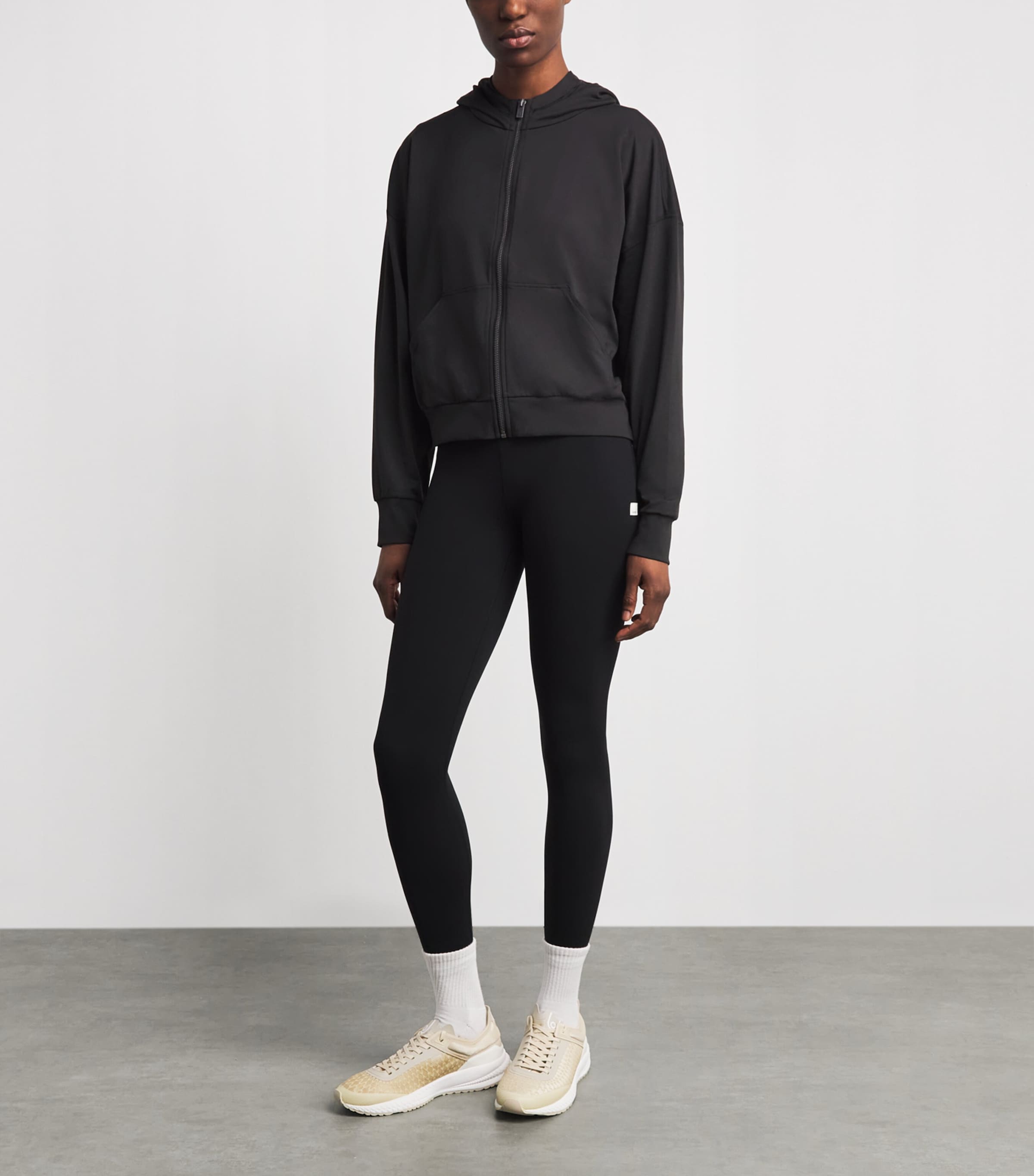 VUORI Womens Halo Cropped Hoodie Tbk True Black Image 2