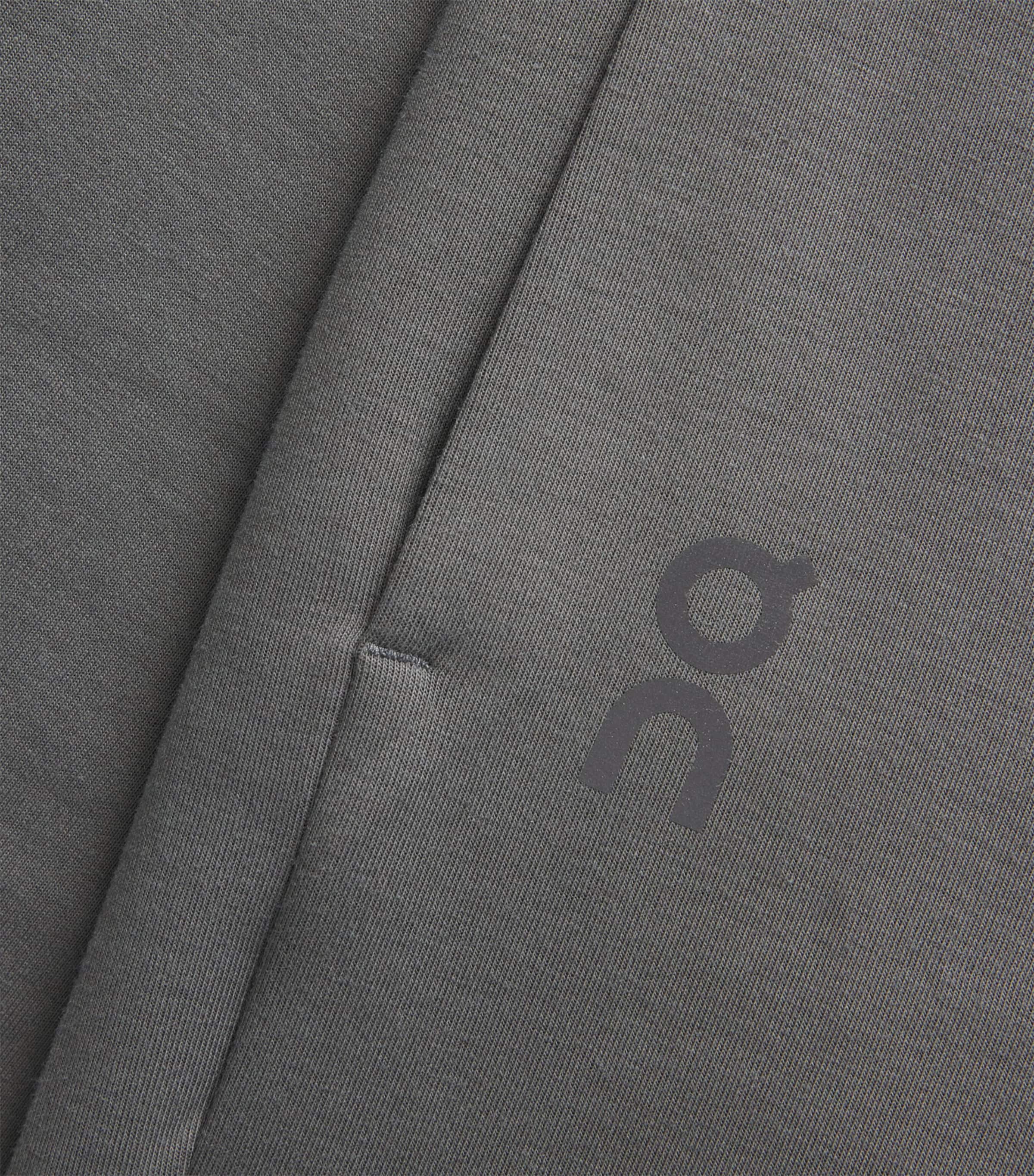 On Mens Cotton-Blend Focus Tech Sweatpants Shadow Image 6