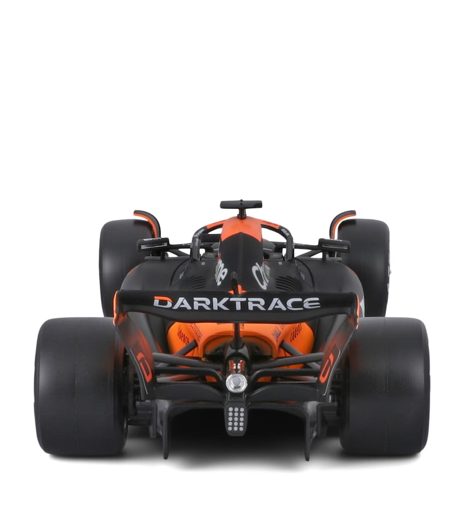 Bburago McLaren F1 MCL38 Oscar Piastri 2024 1:24 Model Image 4
