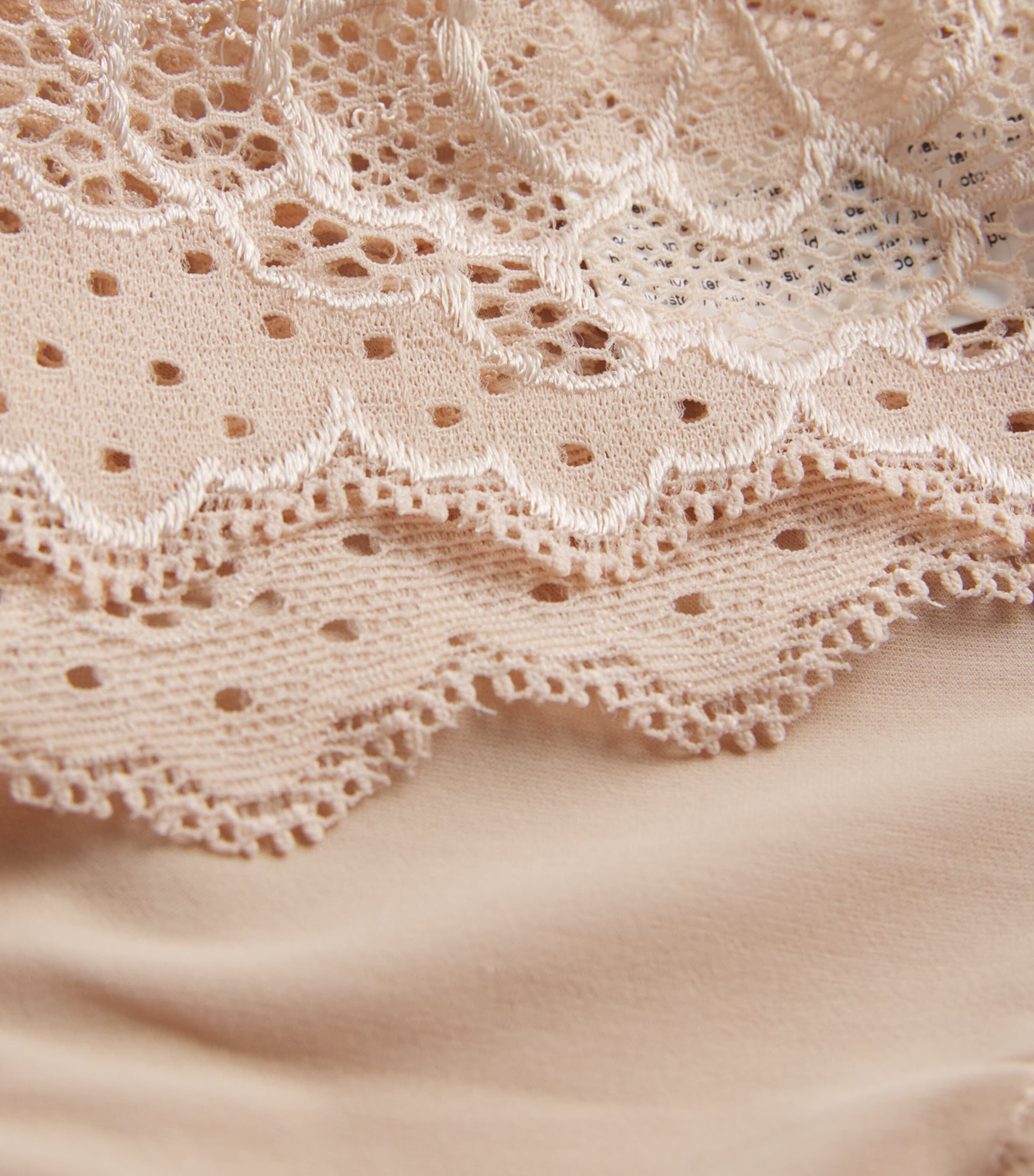 Lace Caresse Tanga 739 PEAU ROSE Image 4