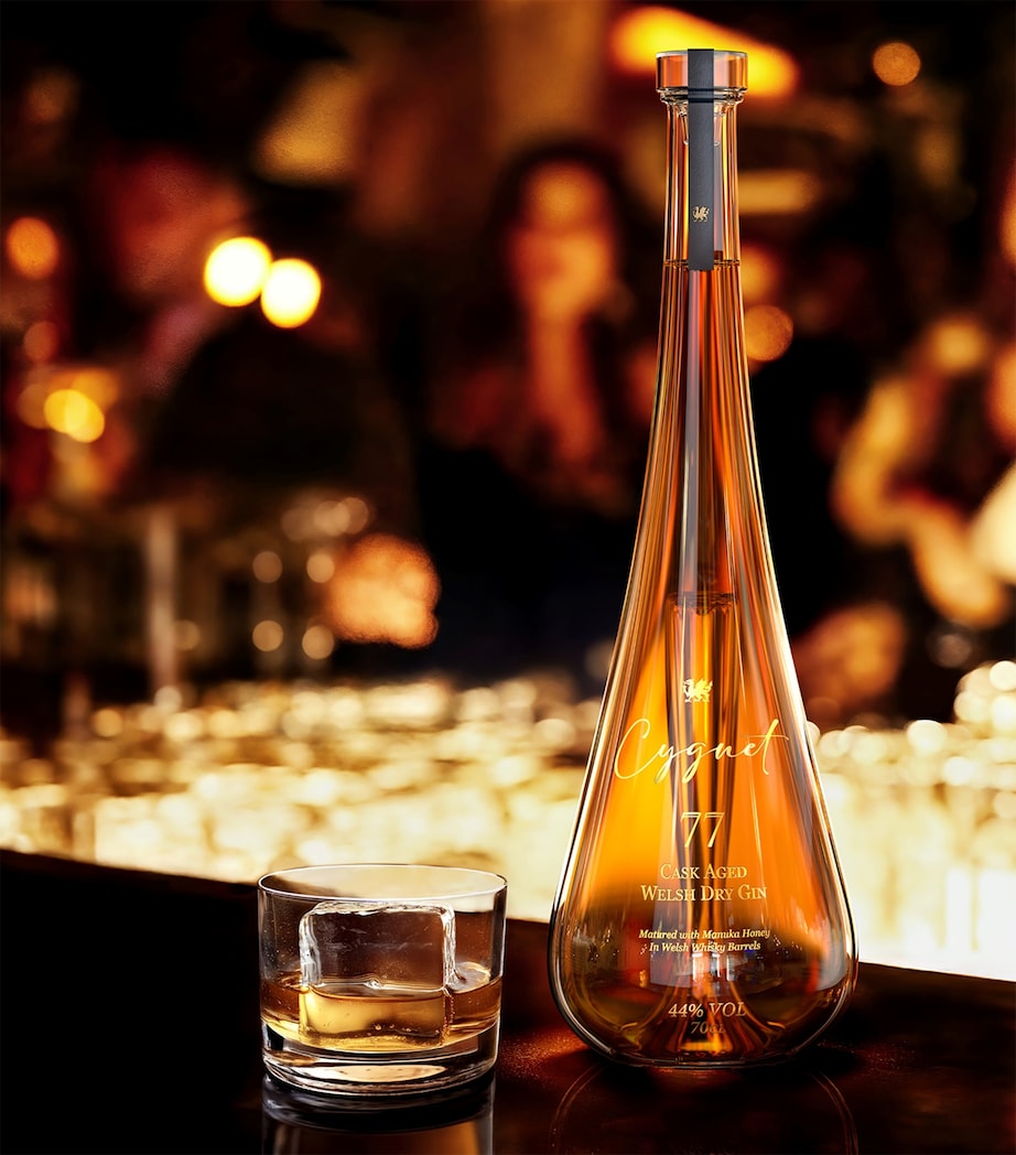 Cygnet 77 Gin (70cl) NO COLOUR Image 2