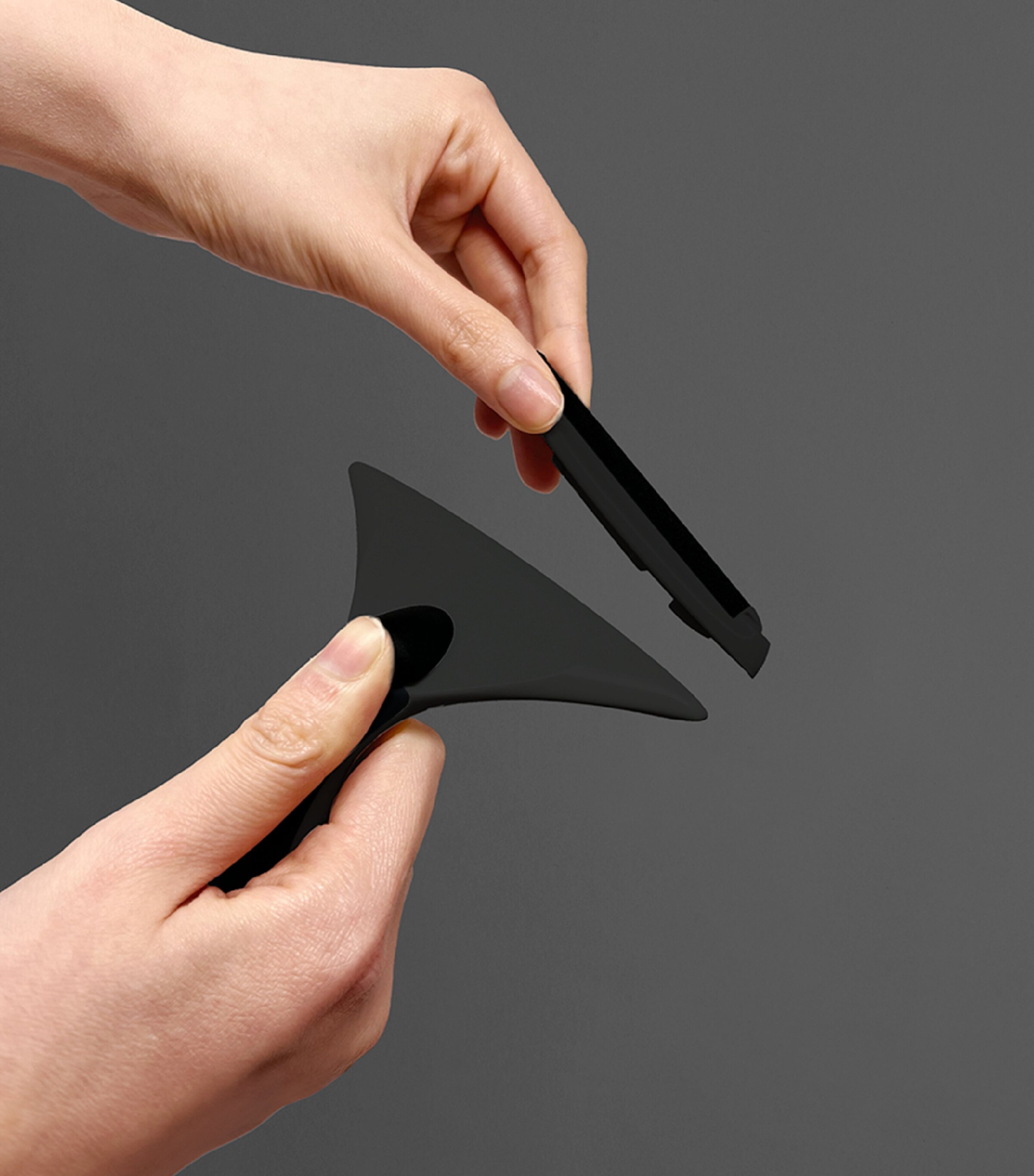 4-in-1 Battery-Free Fabric Shaver BLACK Image 10