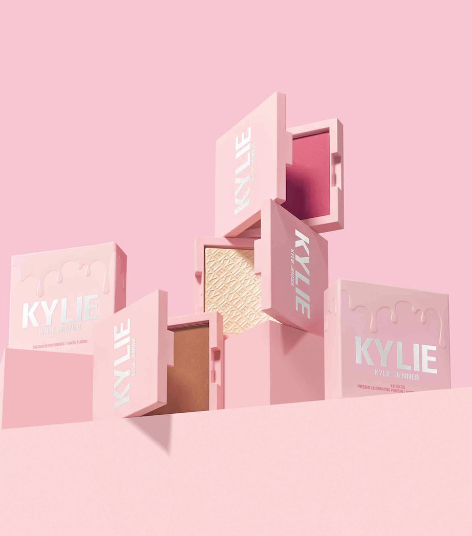 Kylie Cosmetics Kylighter Illuminating Powder Salted Caramel Image 4