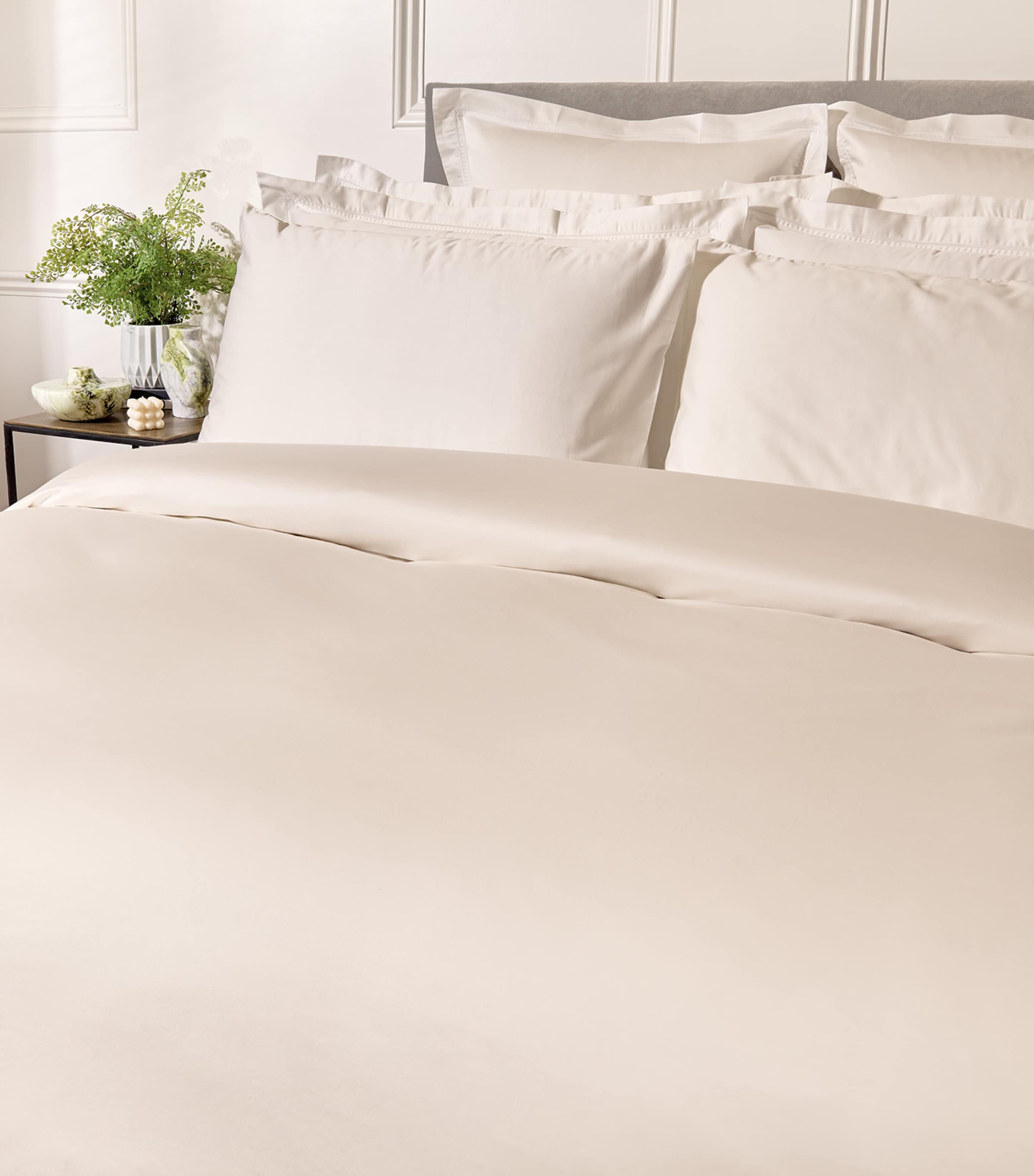 Brompton II Double Duvet Cover Set (200cm x 200cm) WHITE Image 3