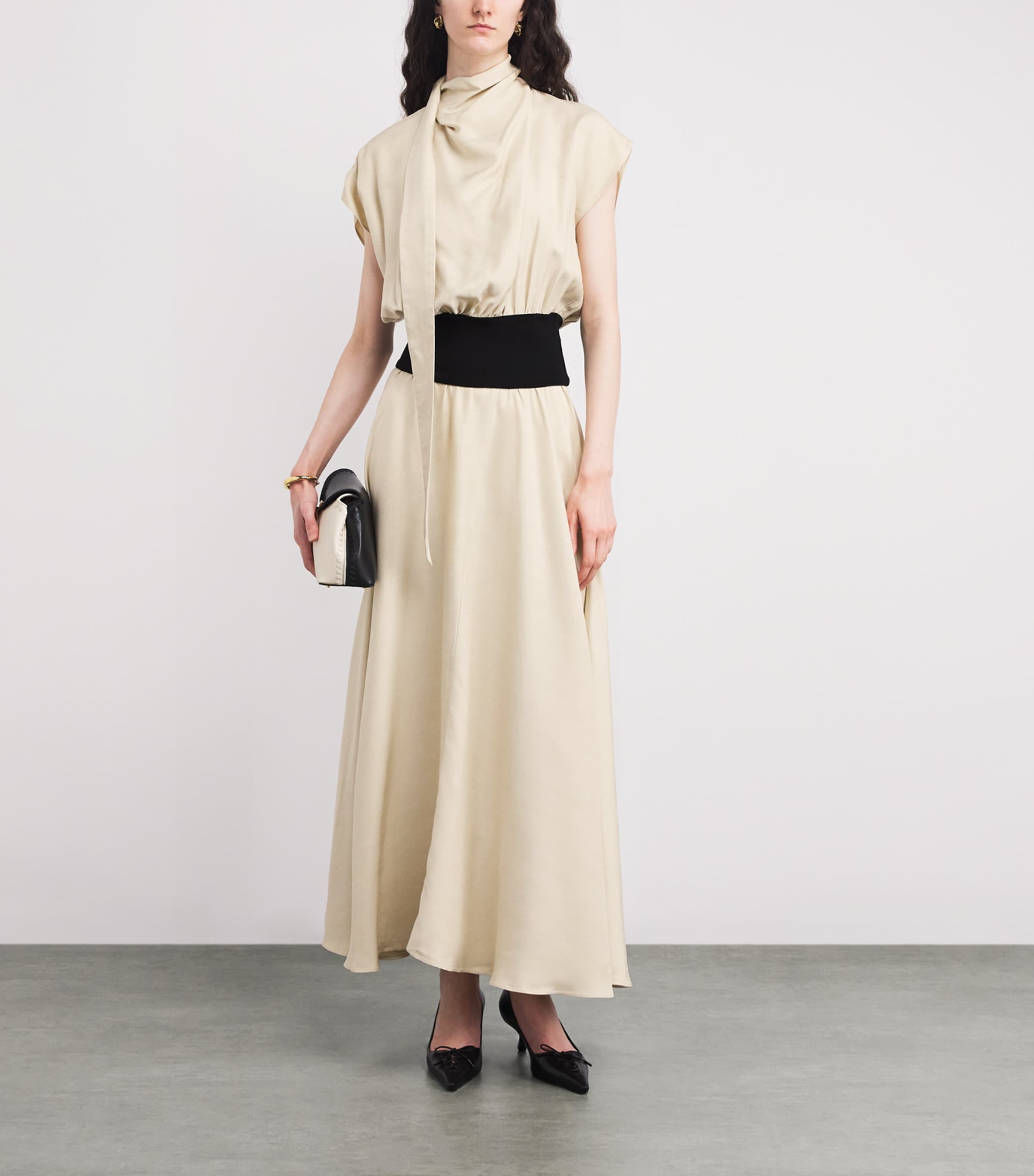 Belted Illi Maxi Dress OYSTER / BLACK Image 2