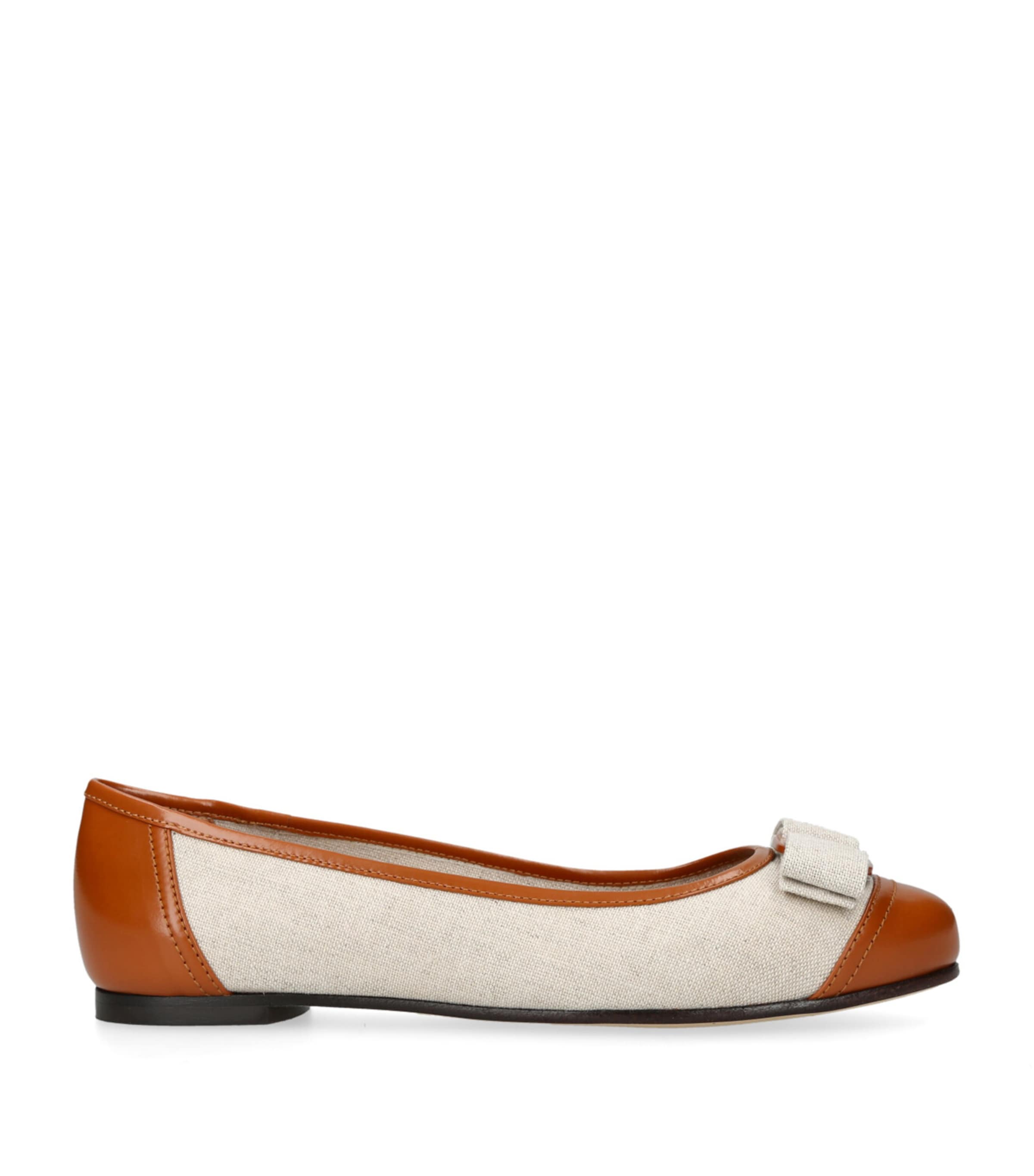 Ferragamo Varina Ballet Flat In Beige