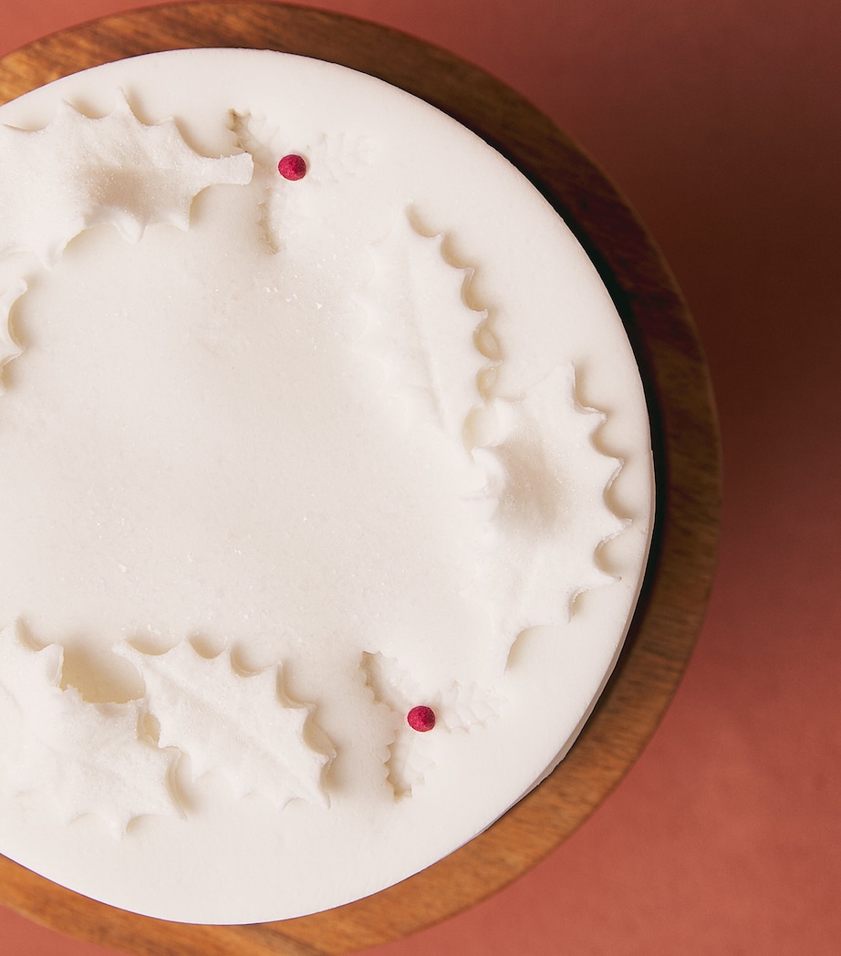 Alcohol-Free Iced Christmas Cake (600g) NO COLOUR Image 3