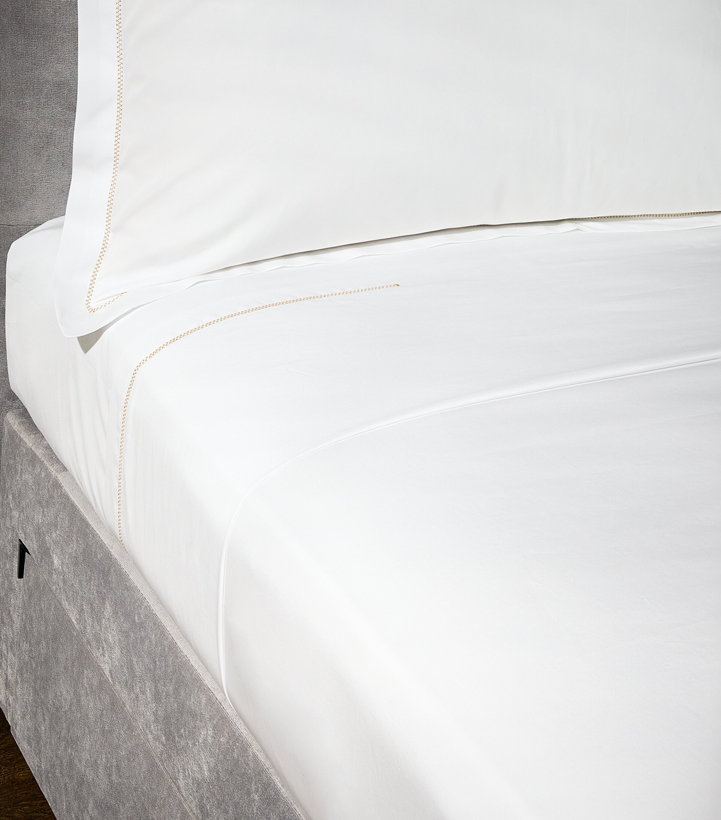 Celso De Lemos Ivy Boudoir Pillowcase (30cm x 40cm) Gold Image 4