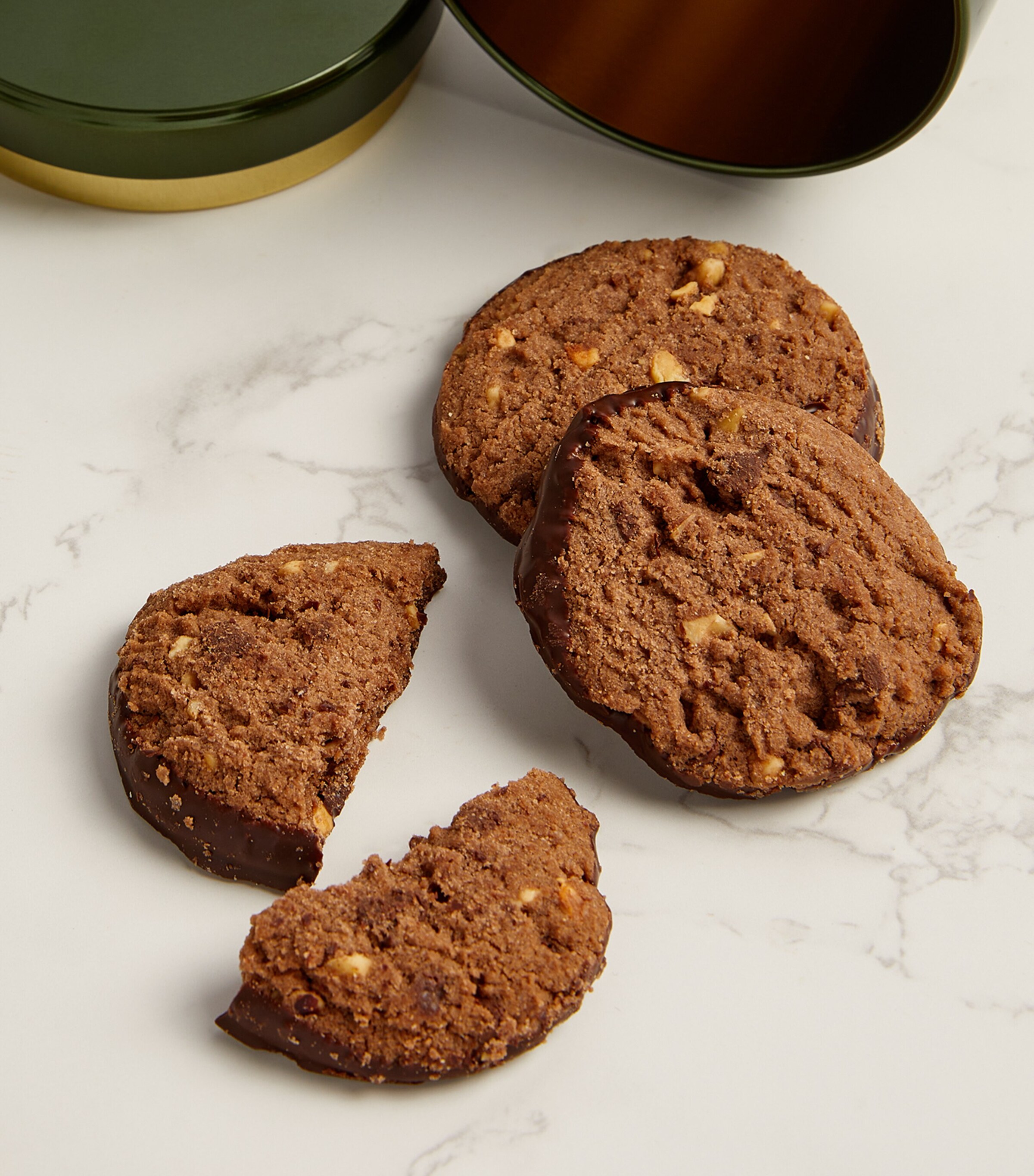 Harrods Dark Chocolate, Hazelnut & Chocolate Chip Biscuits (200g) Image 3