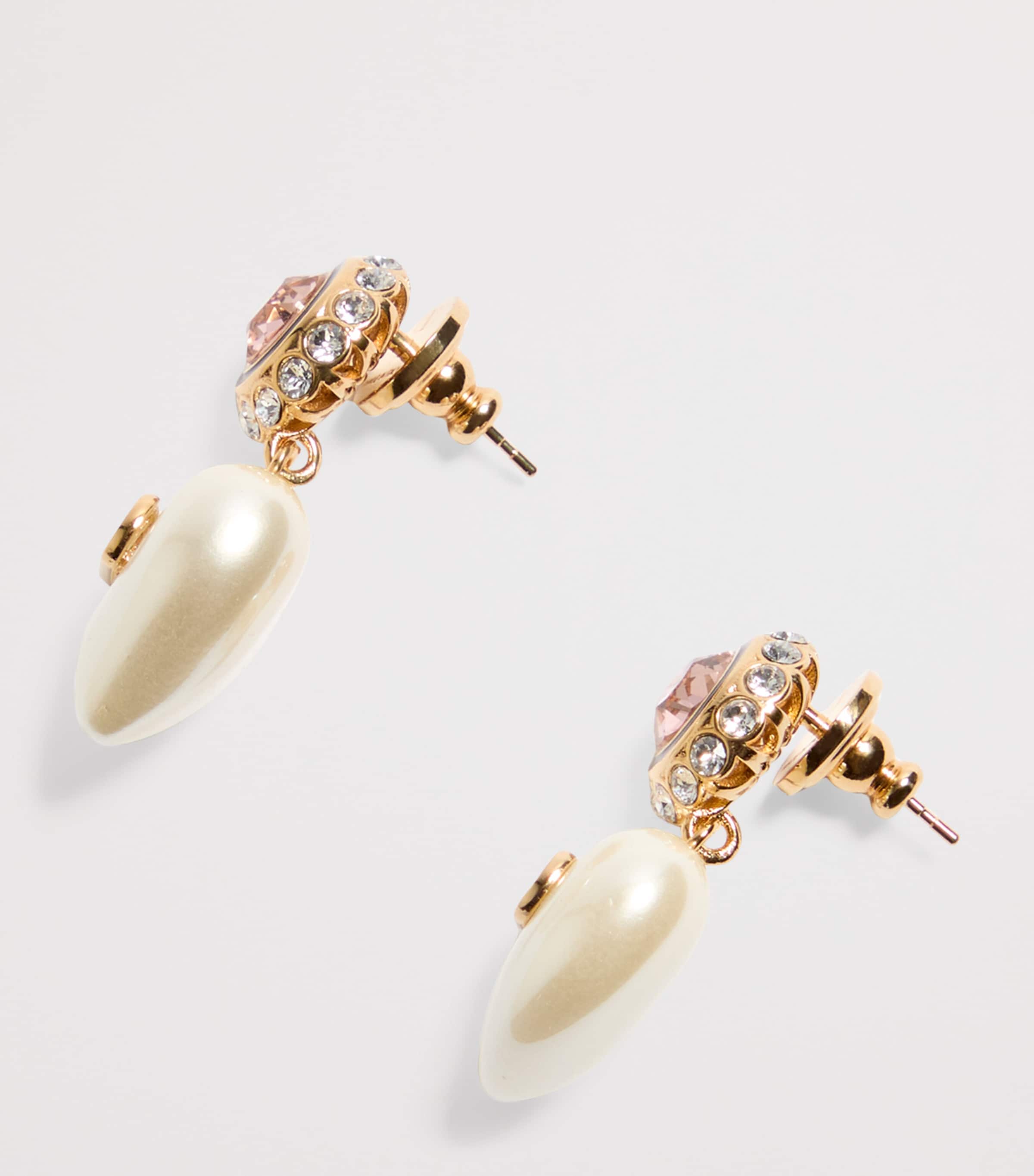 VLogo Signature Pearl Earrings 9Q3 Image 3