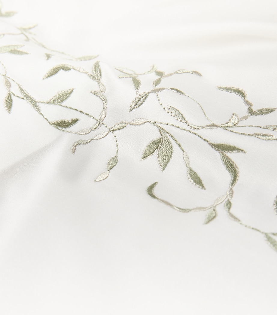 Harrods of London Tresco Embroidered Super King Duvet Cover Set (260cm x 220cm) White/sage Image 8