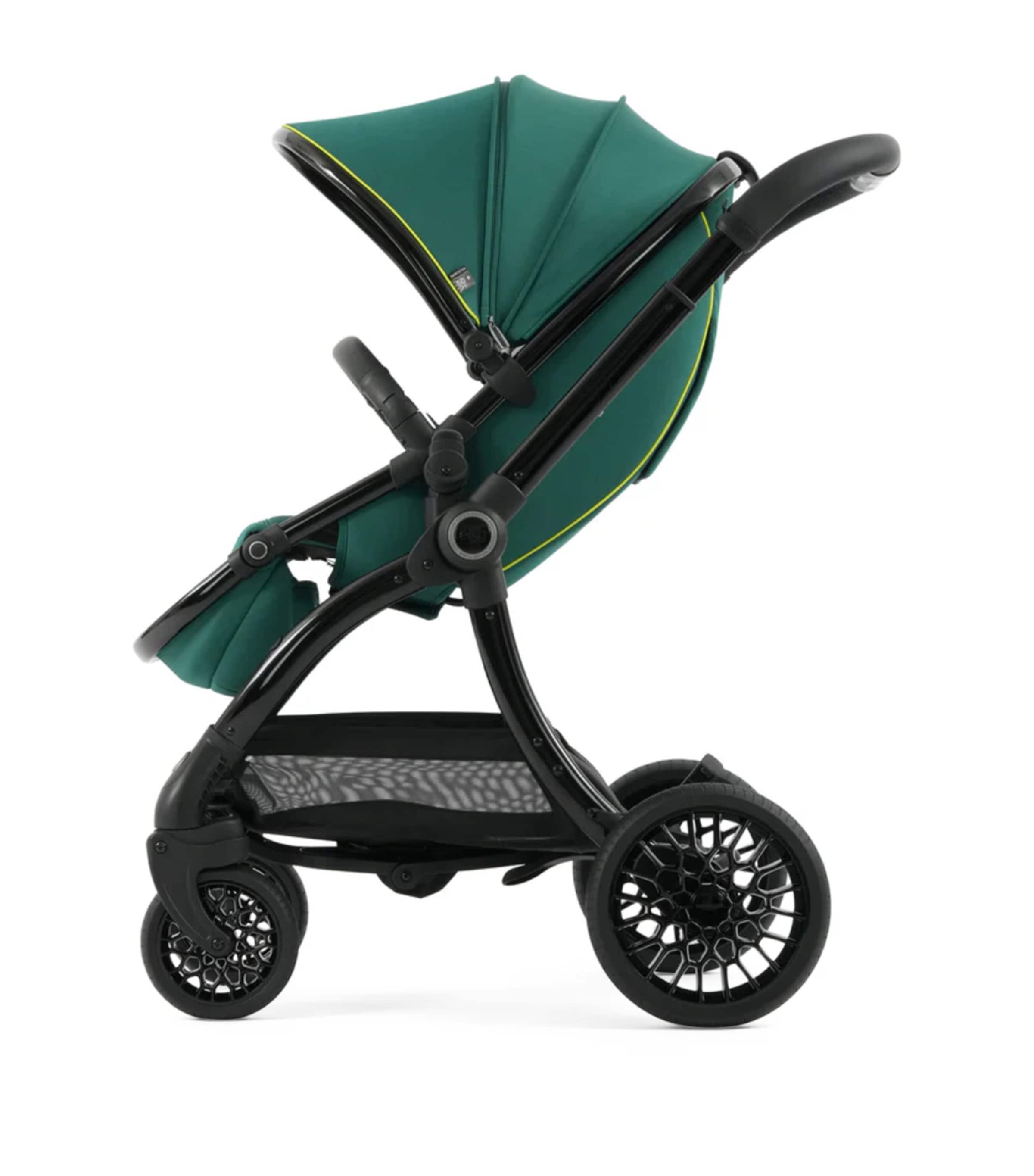 x Aston Martin egg3 Snuggle Bundle PERFORMANCE GREEN Image 10