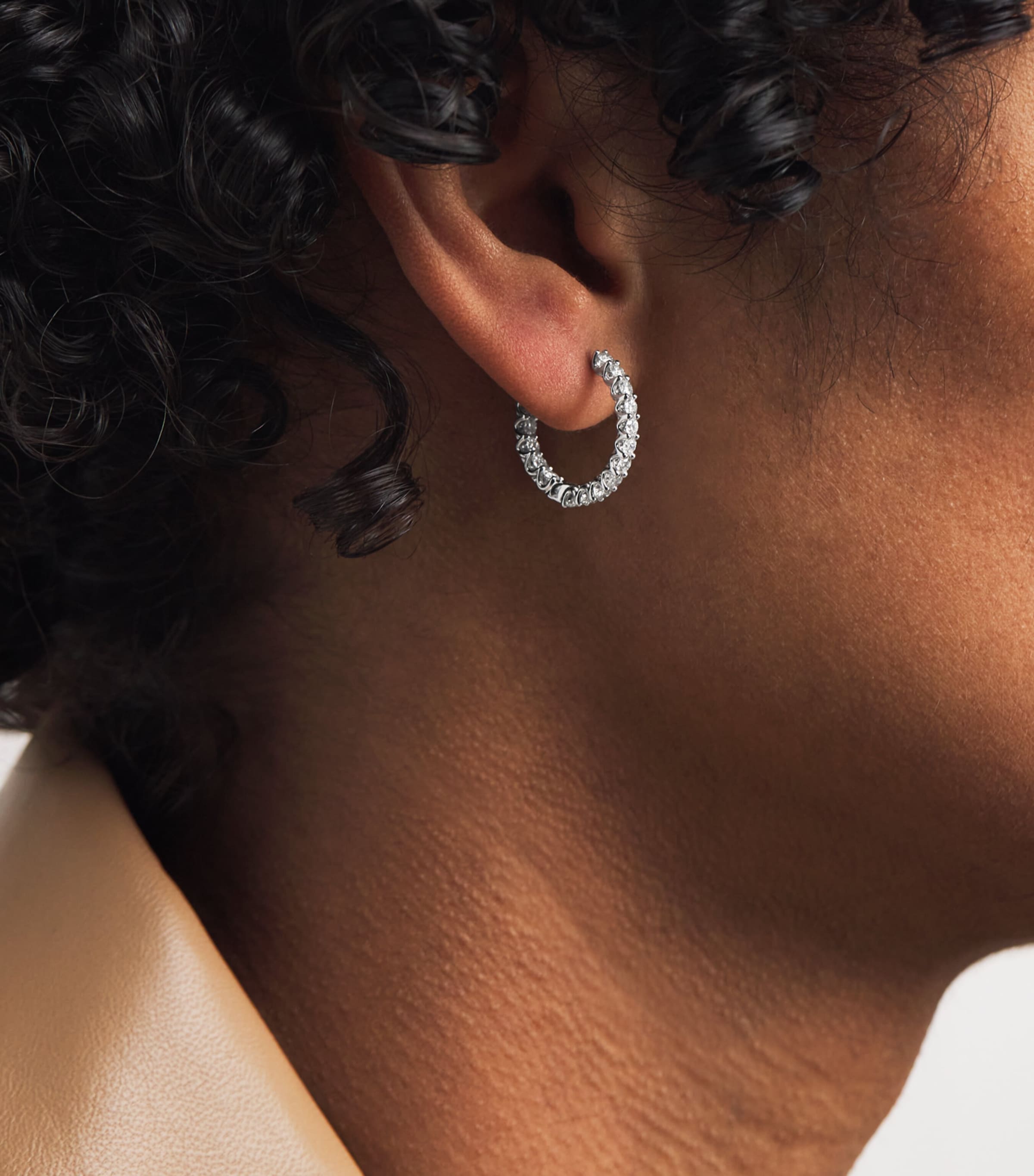 Medium White Gold and Diamond Hoop Earrings (1.25ctw) WHITE GOLD Image 2