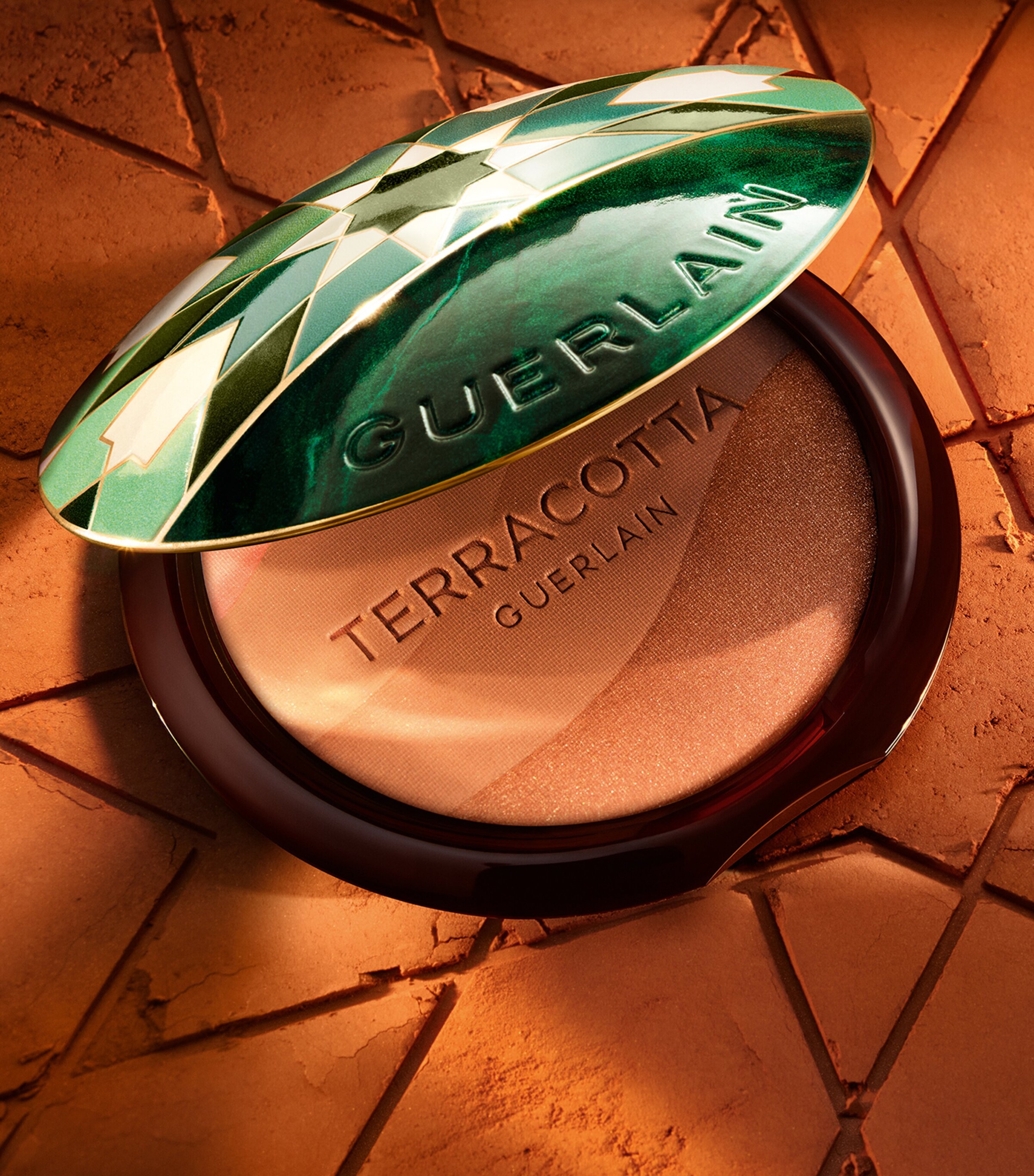 Guerlain The Sun-Kissed Natural Healthy Glow Powder Light Green Agafay Image 3