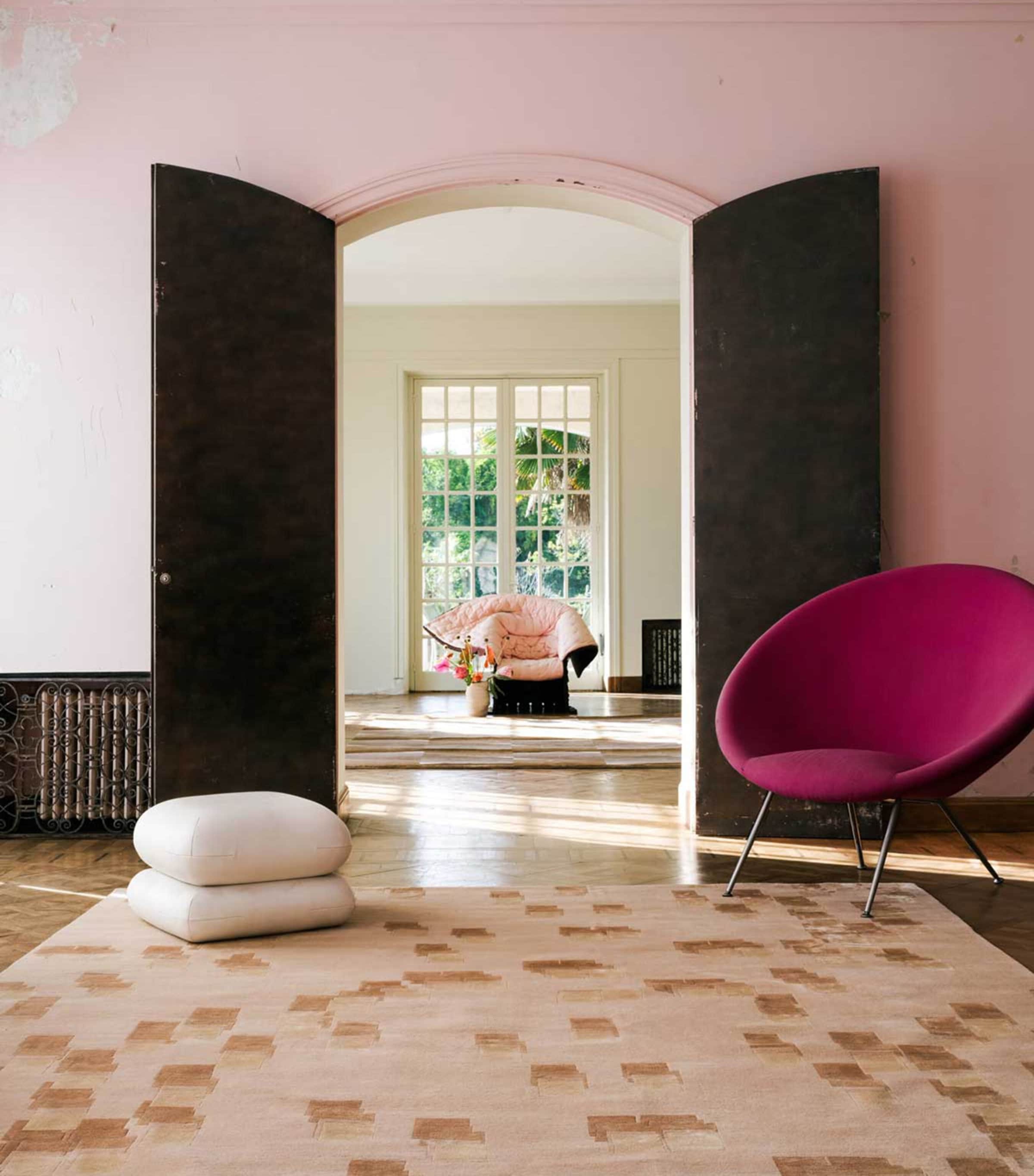 x Kelly Wearstler Runa Clay Rug (2.74m x 1.83m) BROWN Image 5