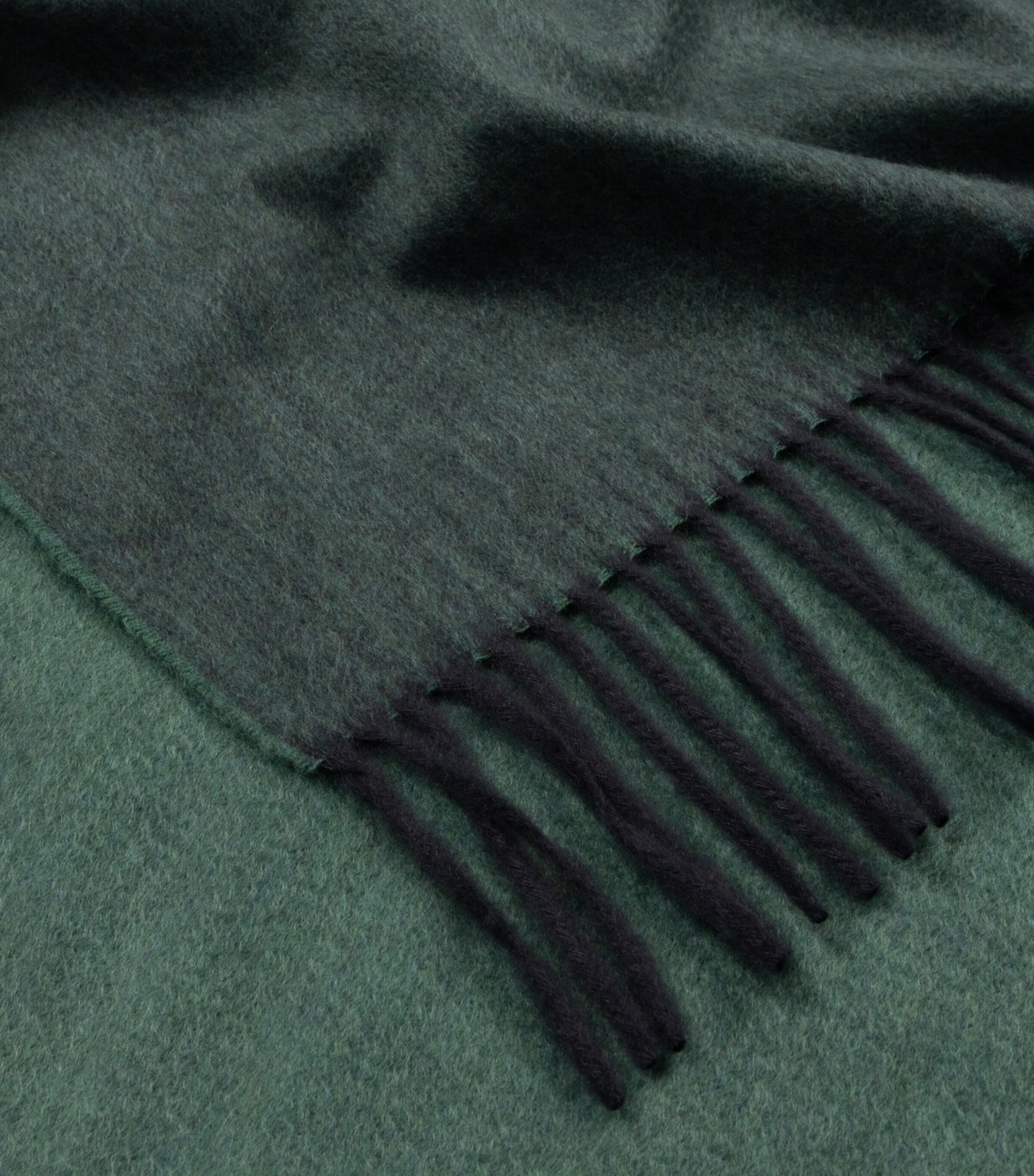 Begg x Co Cashmere Arran Reversible Throw (147cm x 183cm) Granite Green Image 2