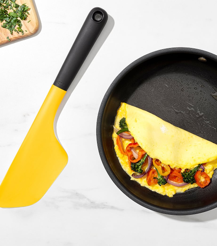 Good Grips Flip and Fold Omelet Turner BLACK/YELLOW Image 4