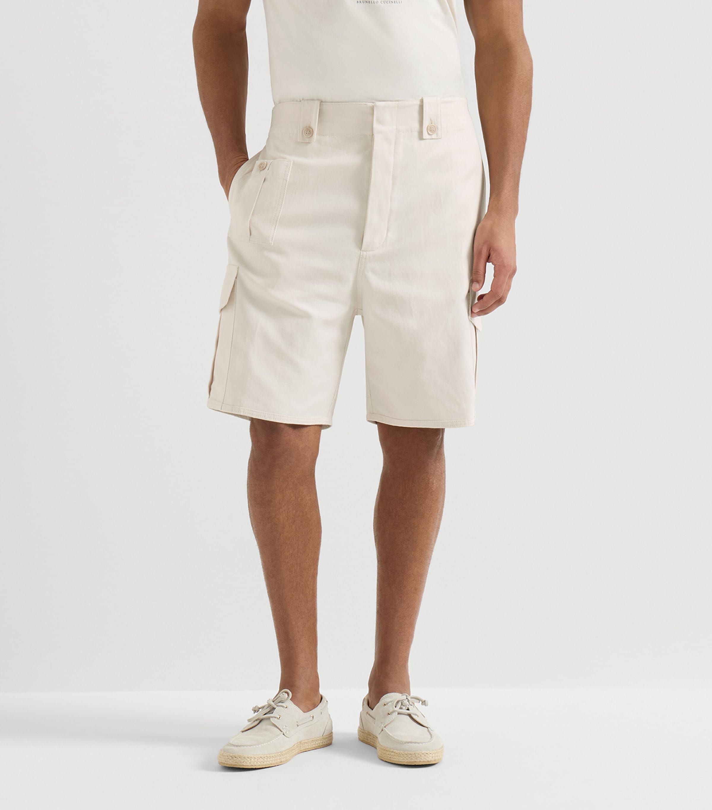 Brunello Cucinelli Mens Cotton-Linen Cargo Bermuda Shorts Image 3