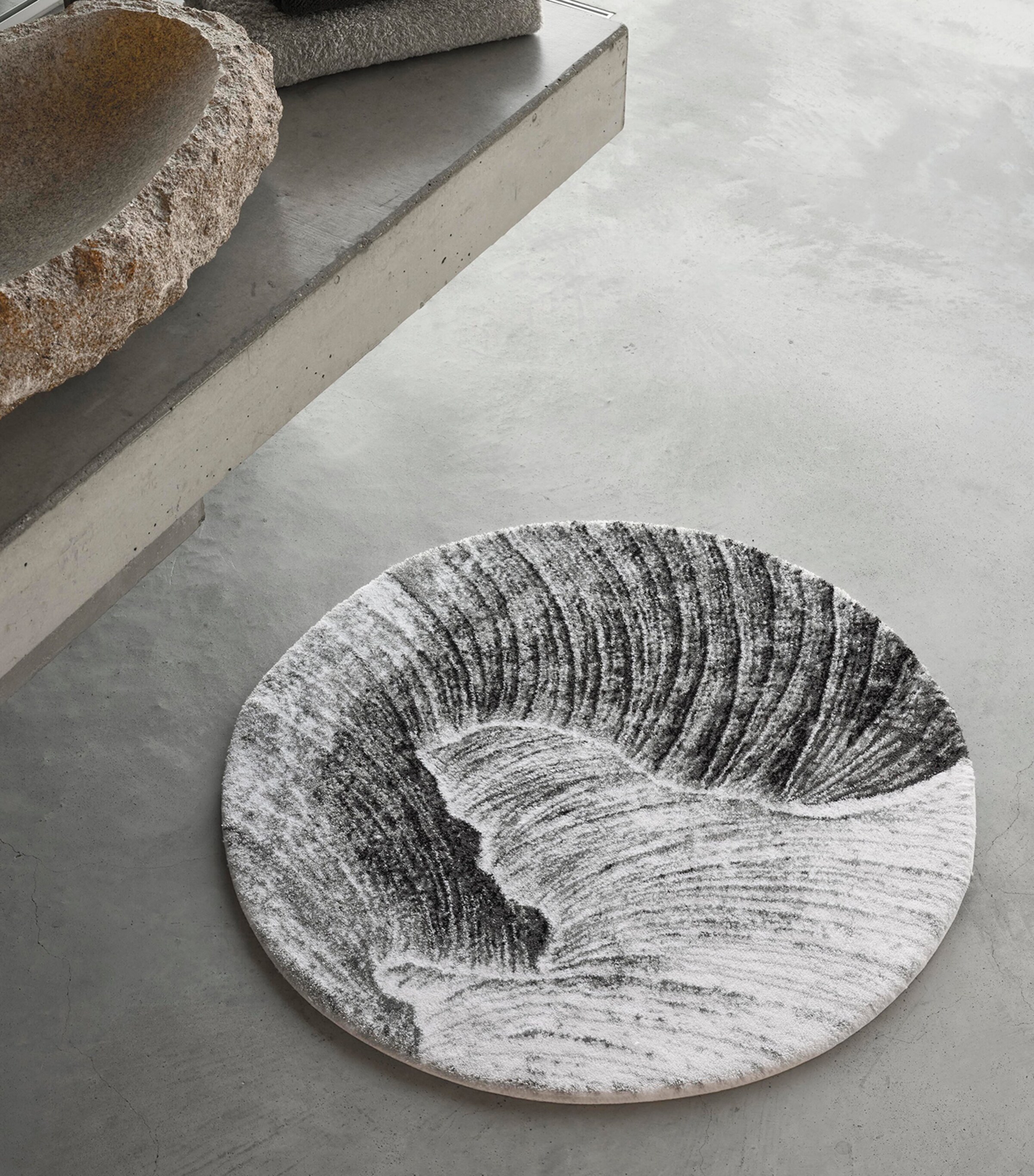 Abyss & Habidecor Yoji Bath Mat (90cm) Silver Image 5