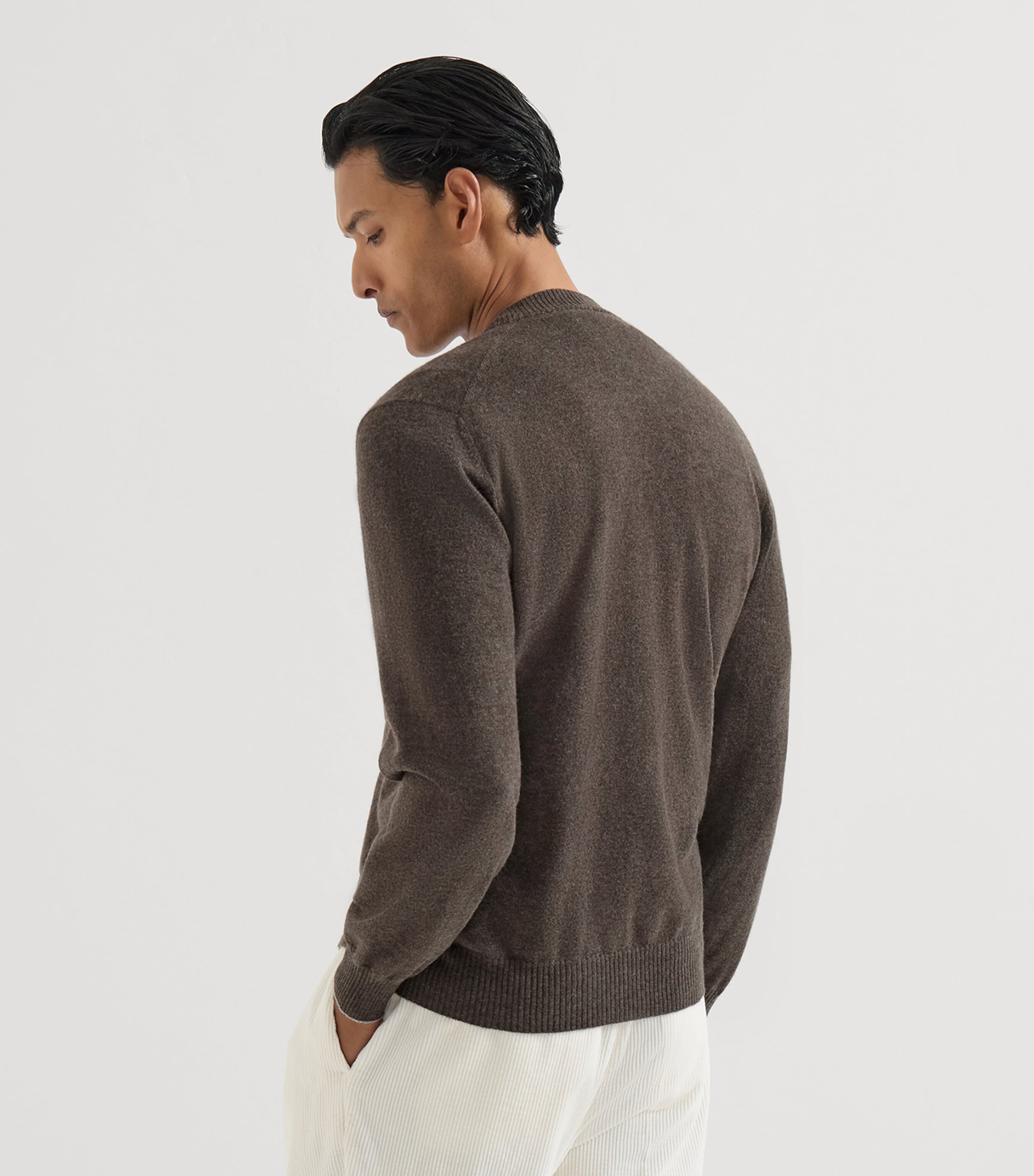 Brunello Cucinelli Mens Cashmere V-Neck Cardigan Image 3