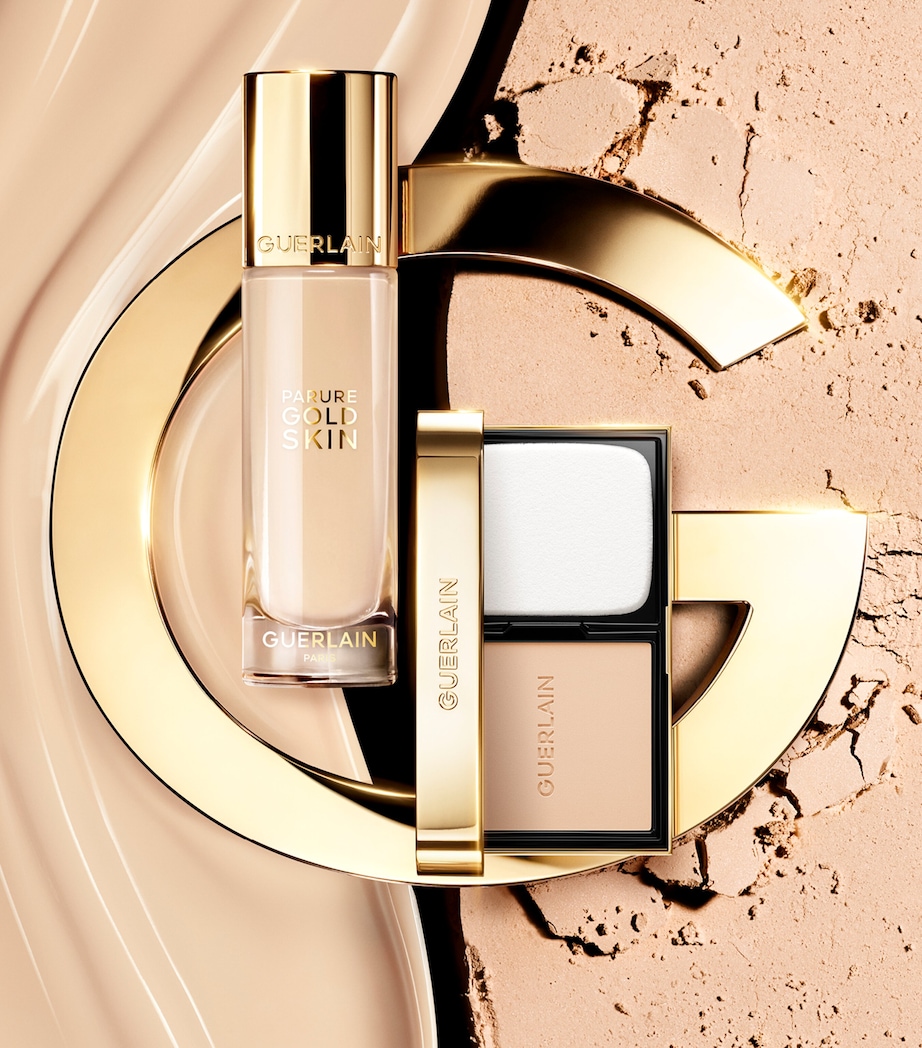 Guerlain Parure Gold Skin Control Matte Compact Foundation Image 6