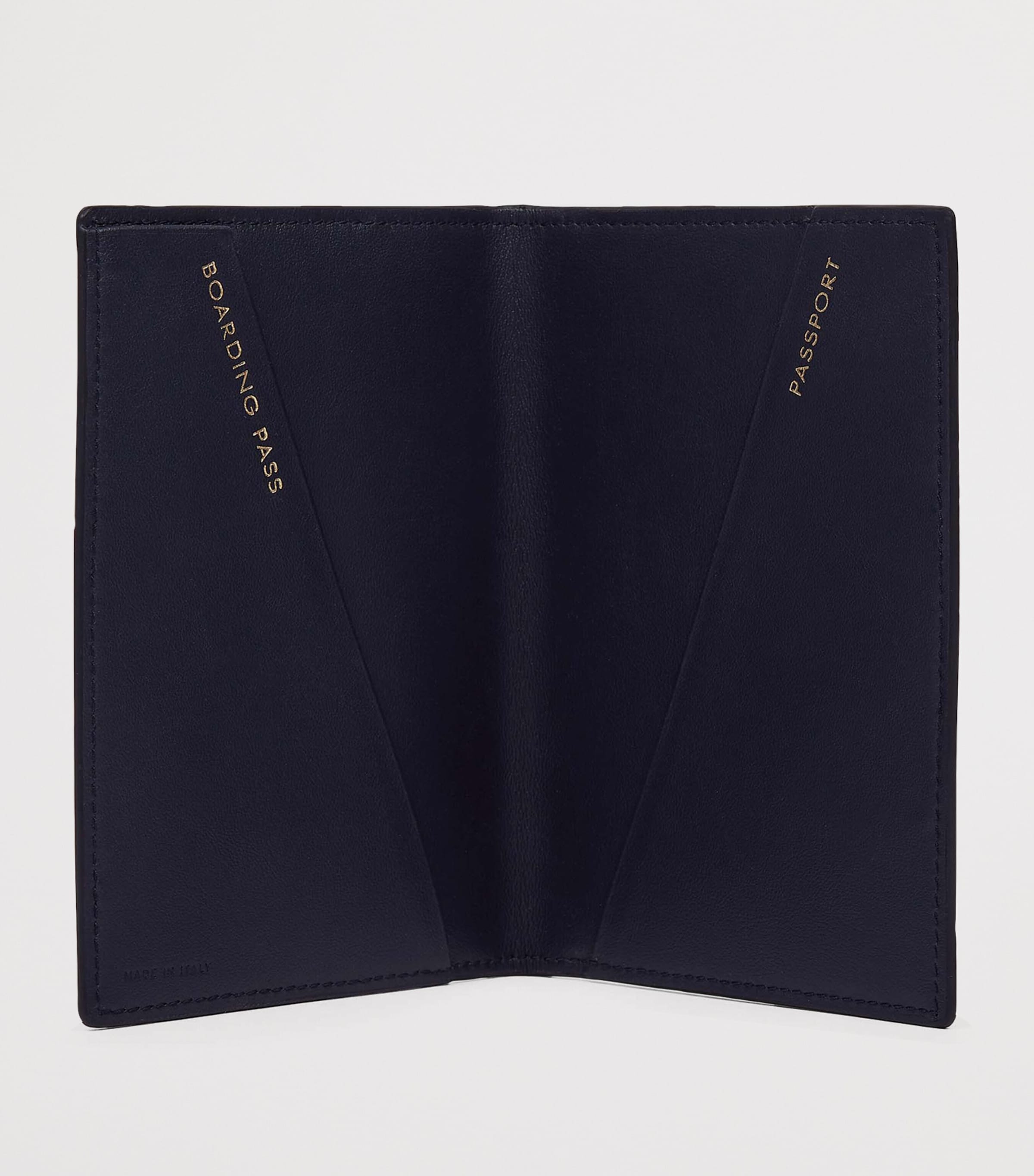 スマイソン パスポートカバー ネイビー Panama Smythson Panama Leather Stars Passport Cover | Harrods US