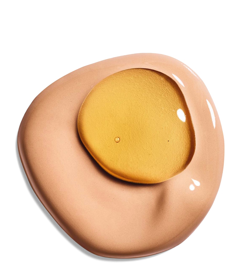 Clarins Double Serum Foundation Image 4