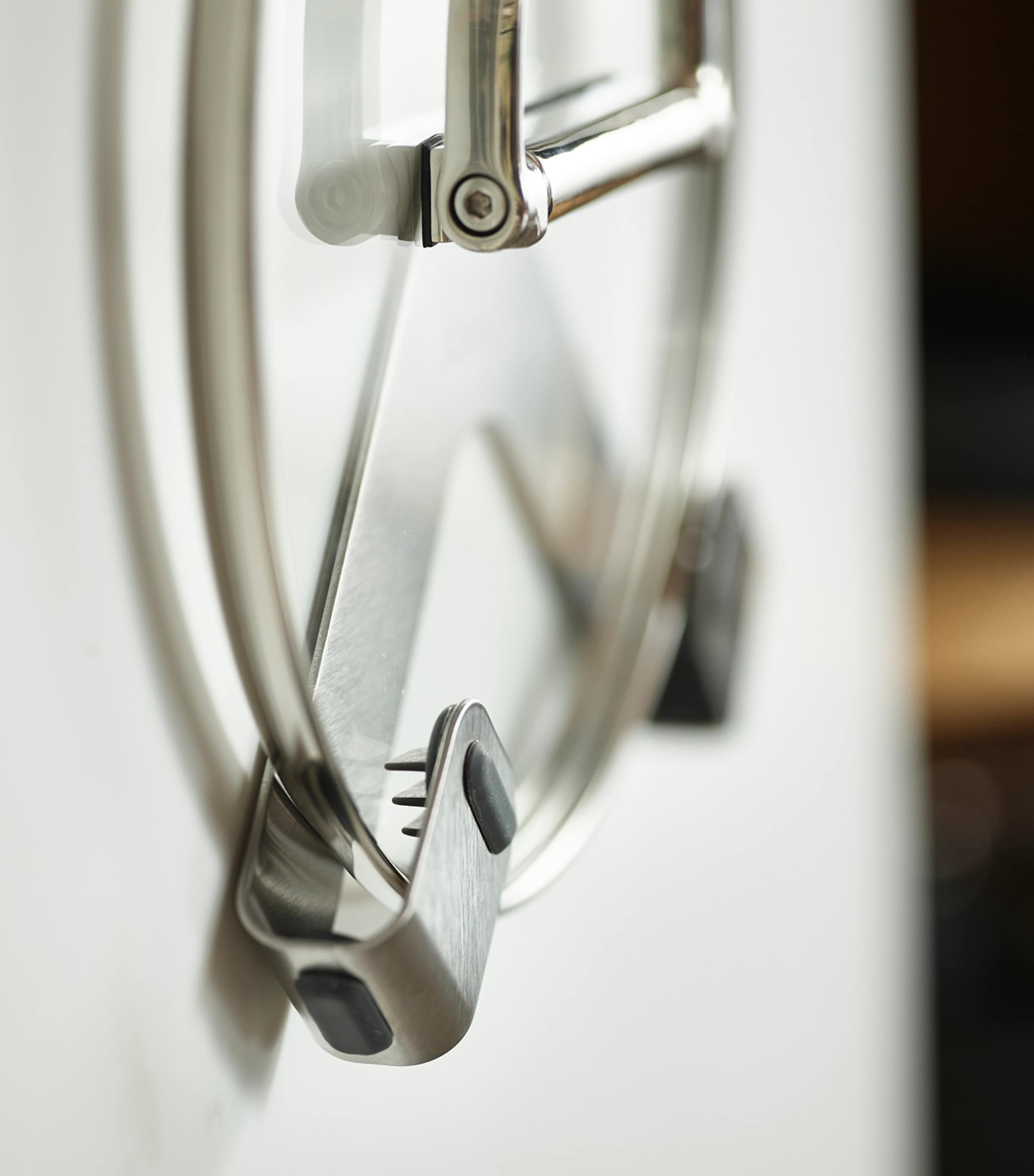 Set of 2 Space Pan Lid Holders SILVER Image 3