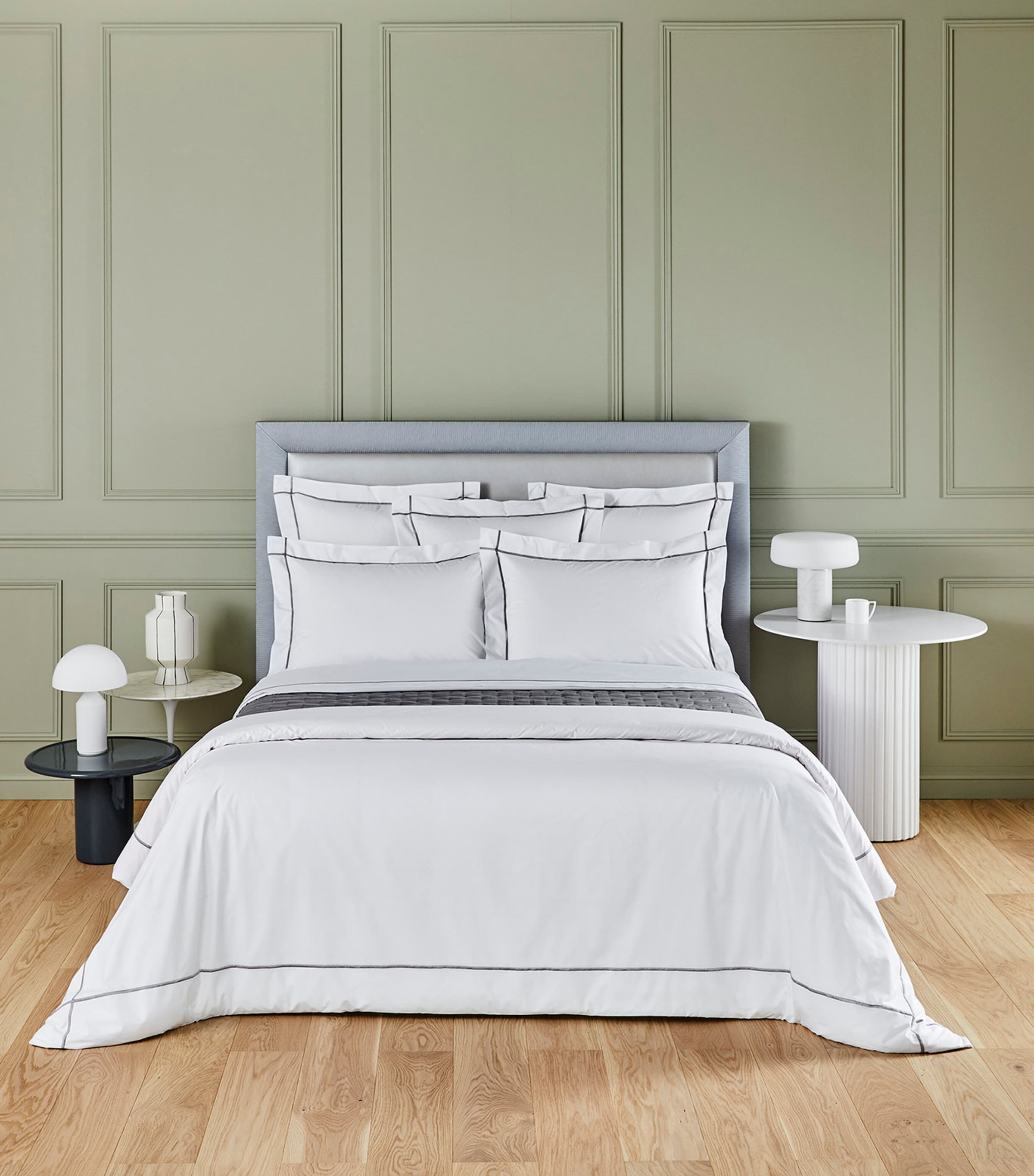 Yves Delorme Athena Platine King Duvet Cover In White