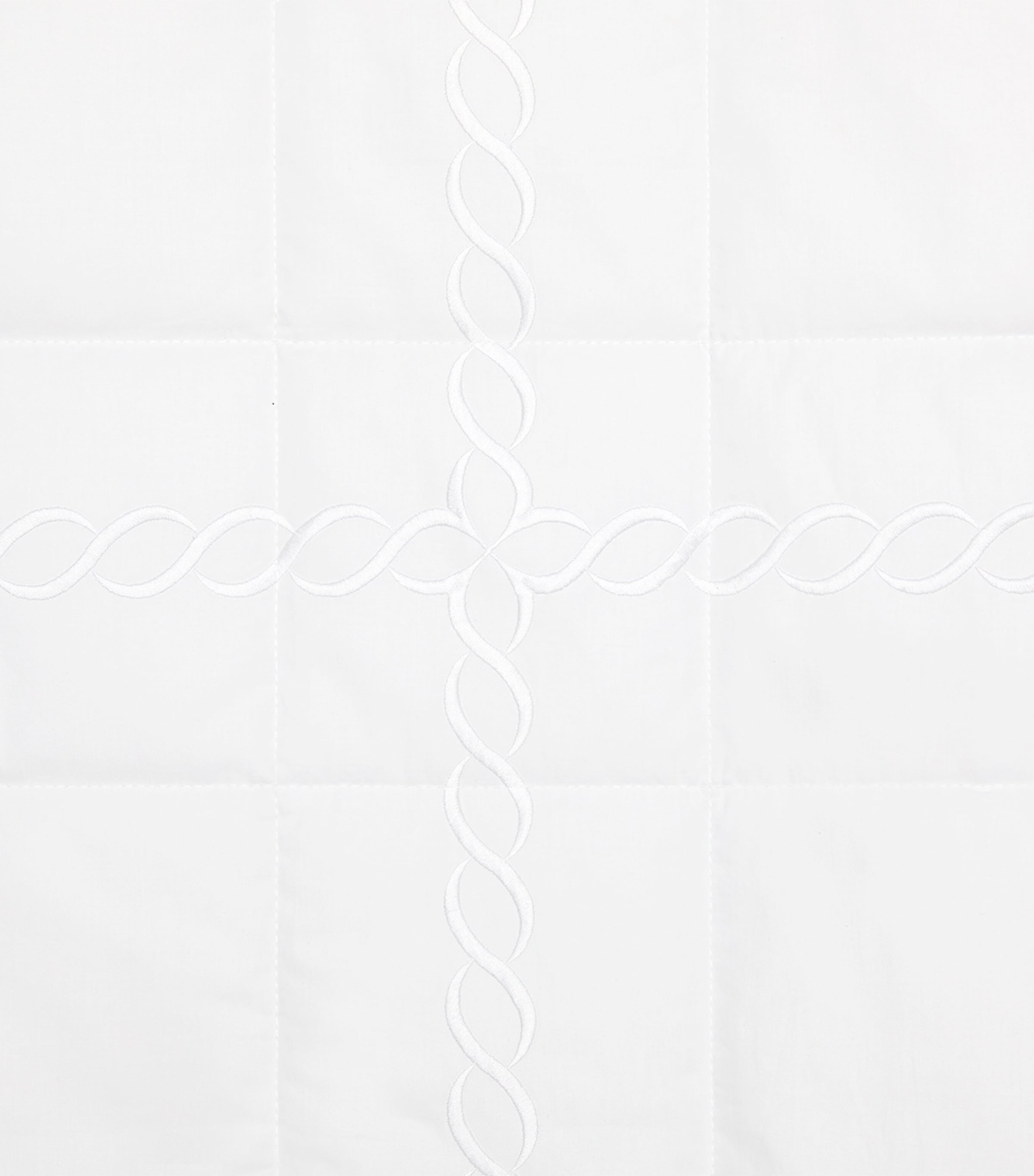 Treccia Super King Bedspread (290cm x 260cm) WHITE/WHITE Image 3