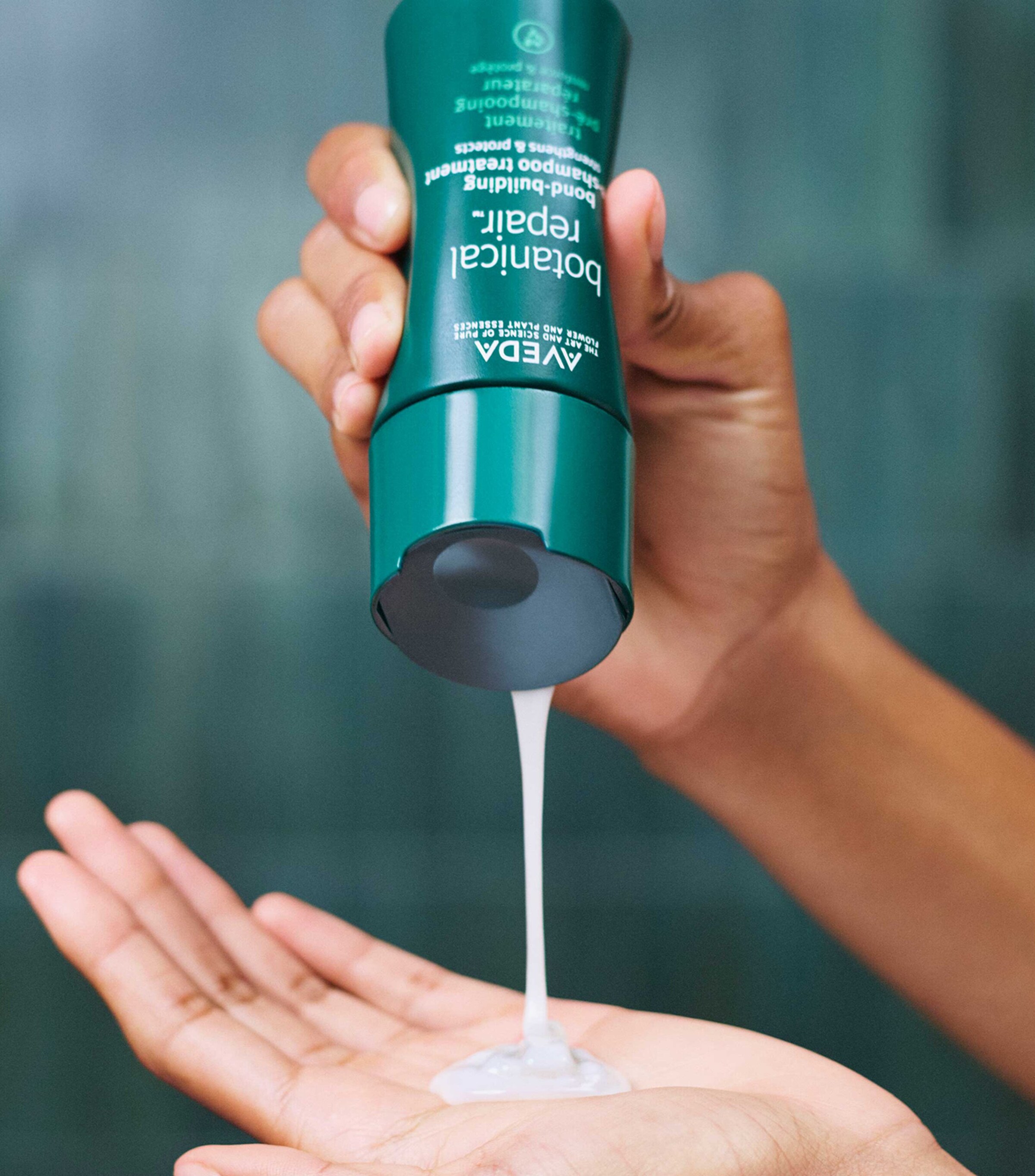 Botanical Repair Bond-Building Pre-Shampoo Treatment (150ml) NO COLOUR Image 2