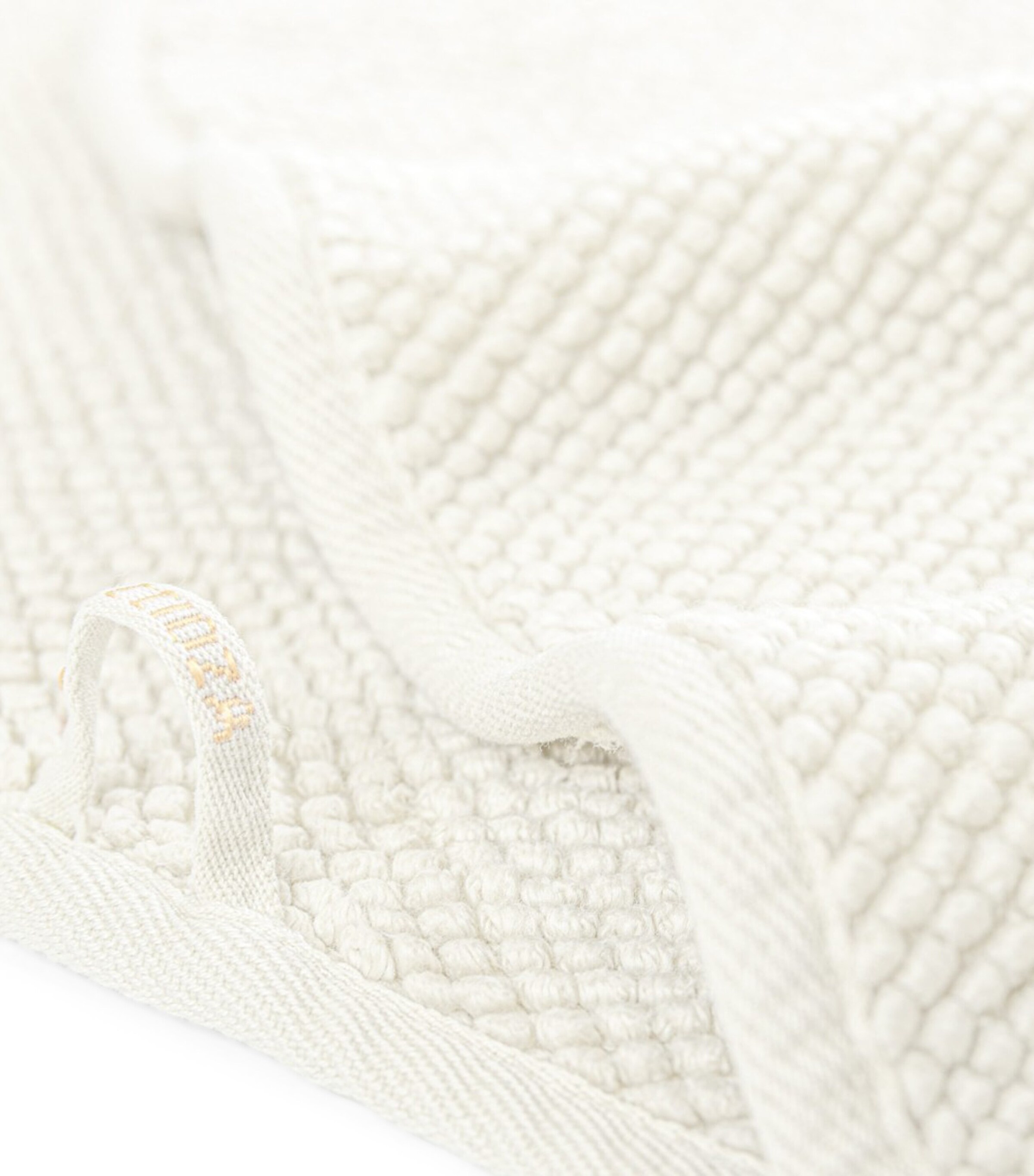 GRACCIOZA Cotton Pearls Bath Sheet (95cm x 150cm) Snow Image 4