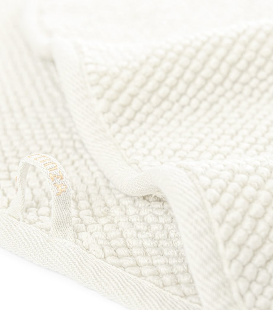 GRACCIOZA Cotton Pearls Bath Sheet (95cm x 150cm) Snow Image 4