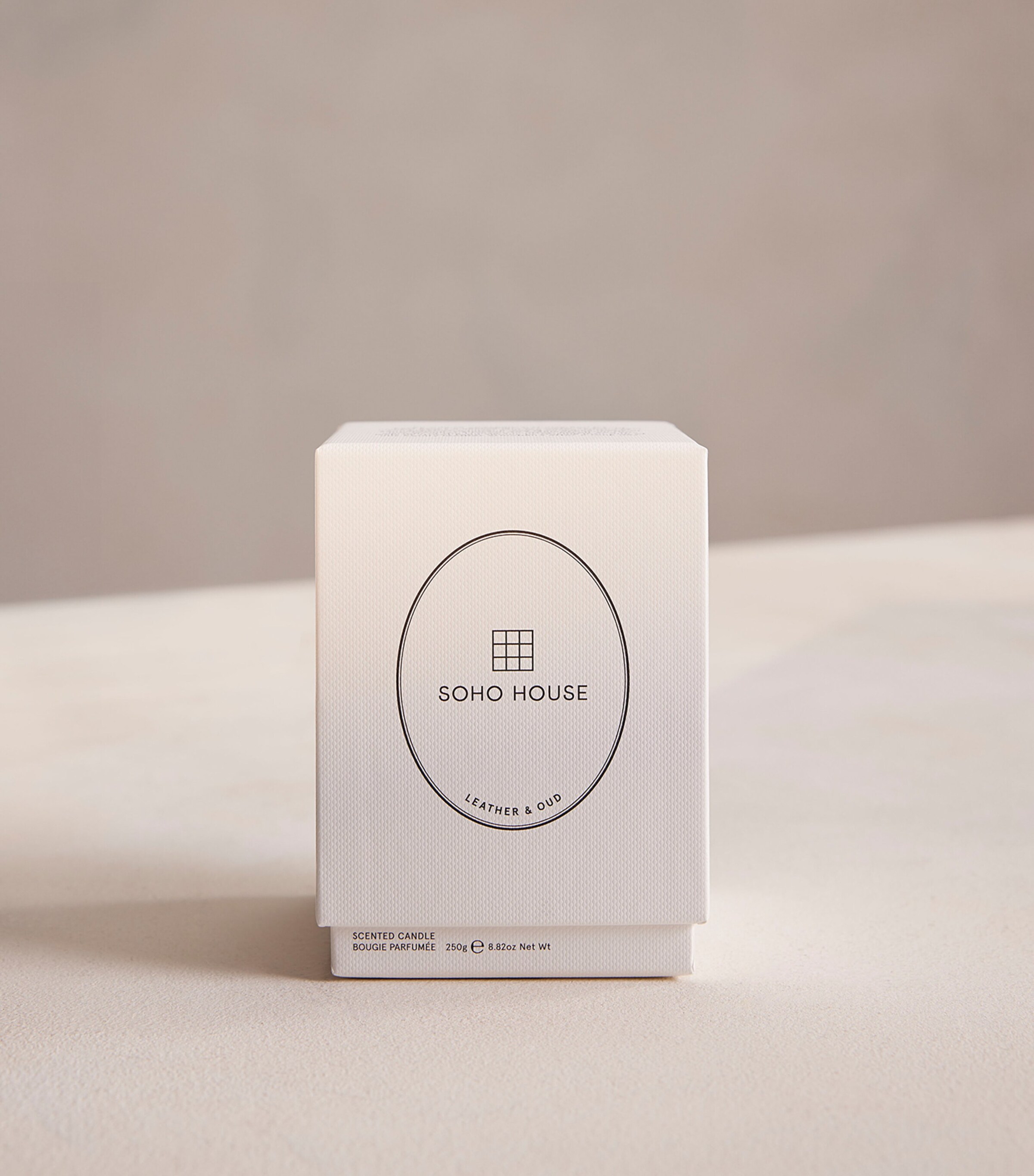 Leather & Oud Candle (250g) NO COLOUR Image 4