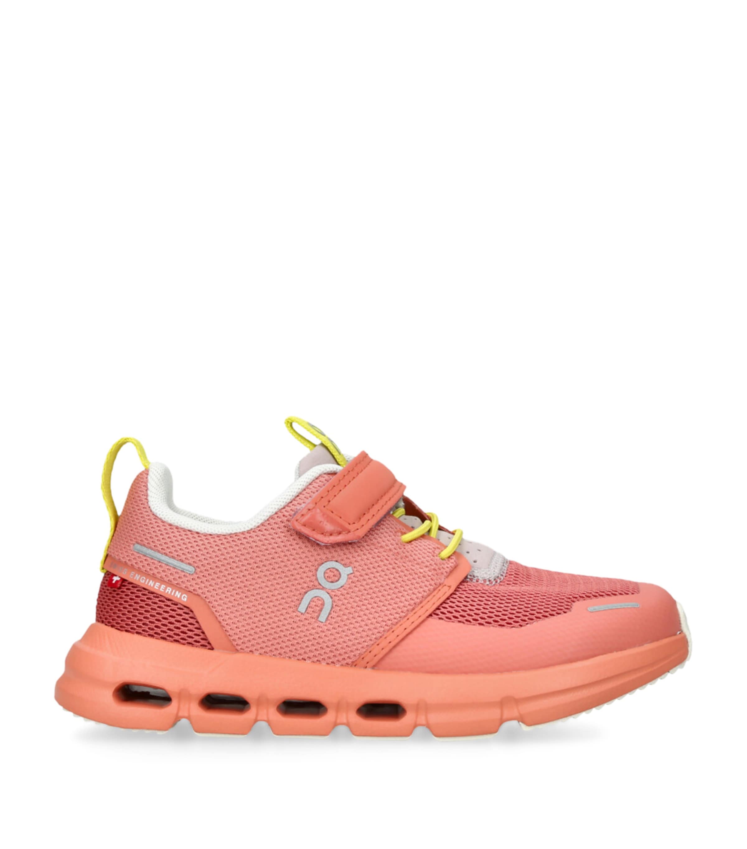 On Running Cloud Play Trainers In Orange