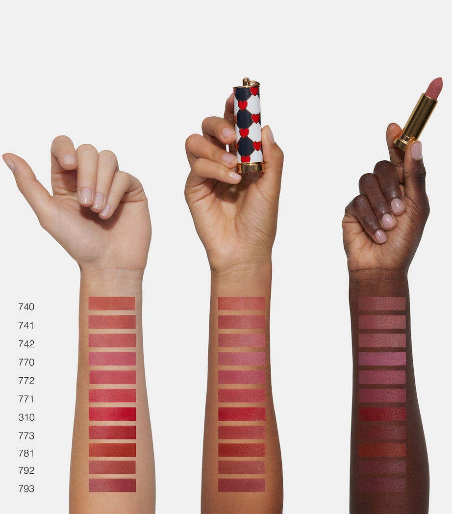 Fabulous Kiss Blur Matte Lipstick and Cap Bundle 741 Image 3